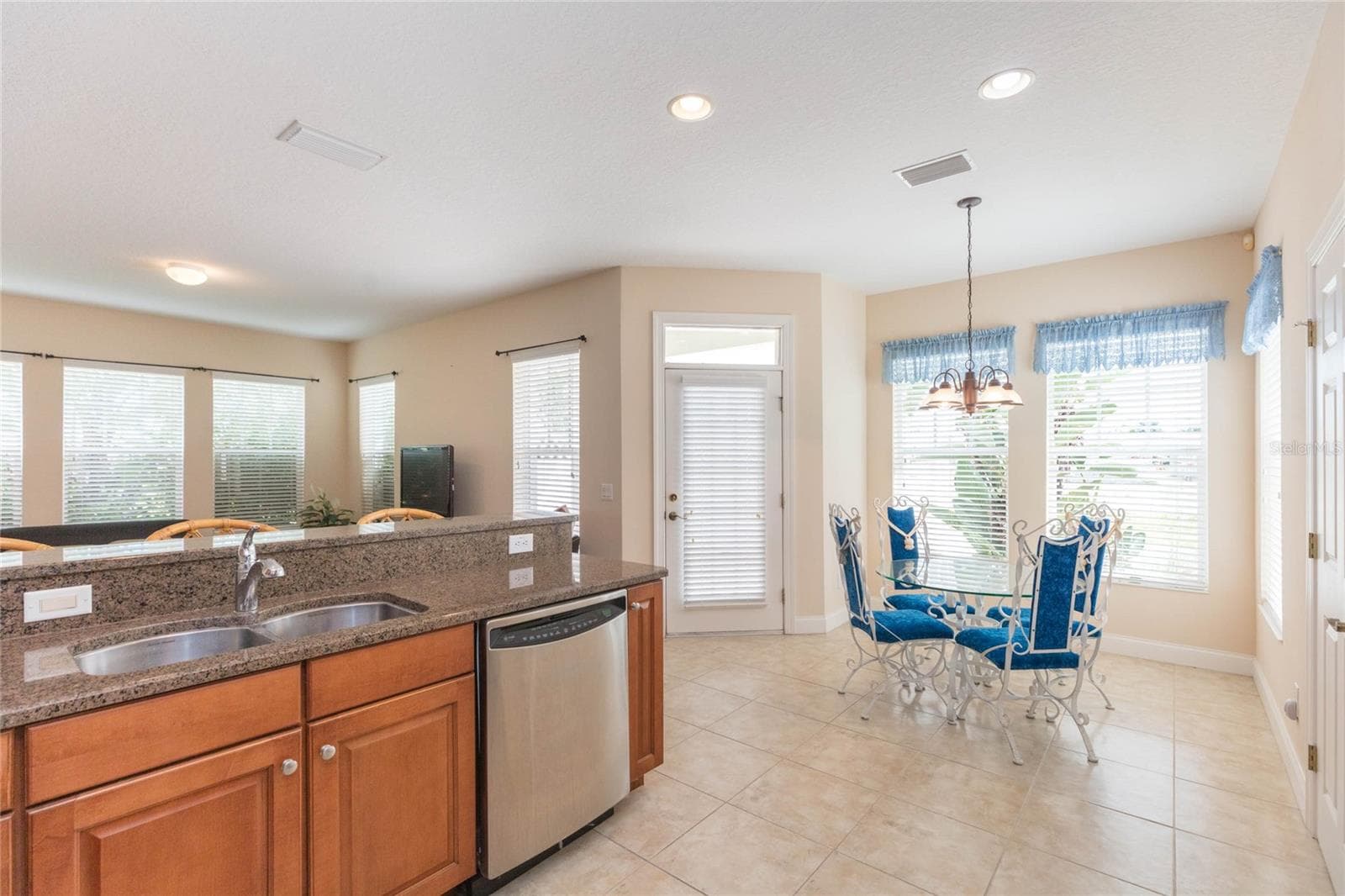 Townhouse at 320 IBISVIEW LN, APOLLO BEACH, photo 16 of 51
