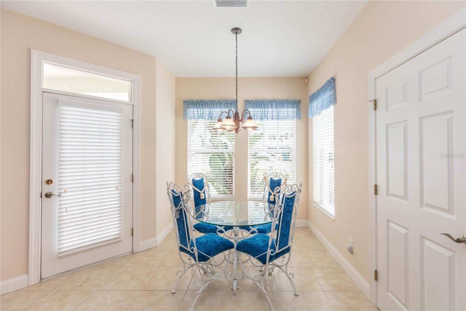 Townhouse at 320 IBISVIEW LN, APOLLO BEACH, photo 17 of 51