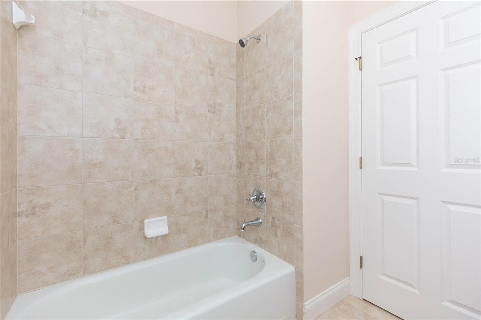 Townhouse at 320 IBISVIEW LN, APOLLO BEACH, photo 34 of 51