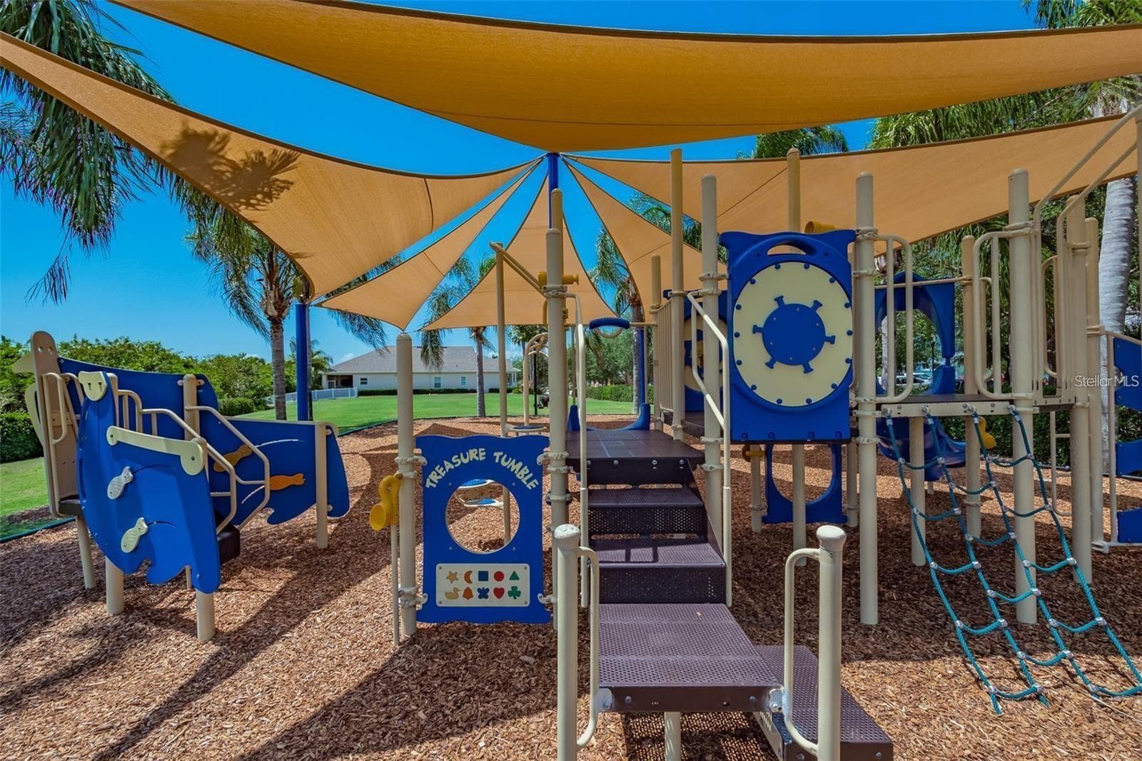 Townhouse at 320 IBISVIEW LN, APOLLO BEACH, photo 46 of 51