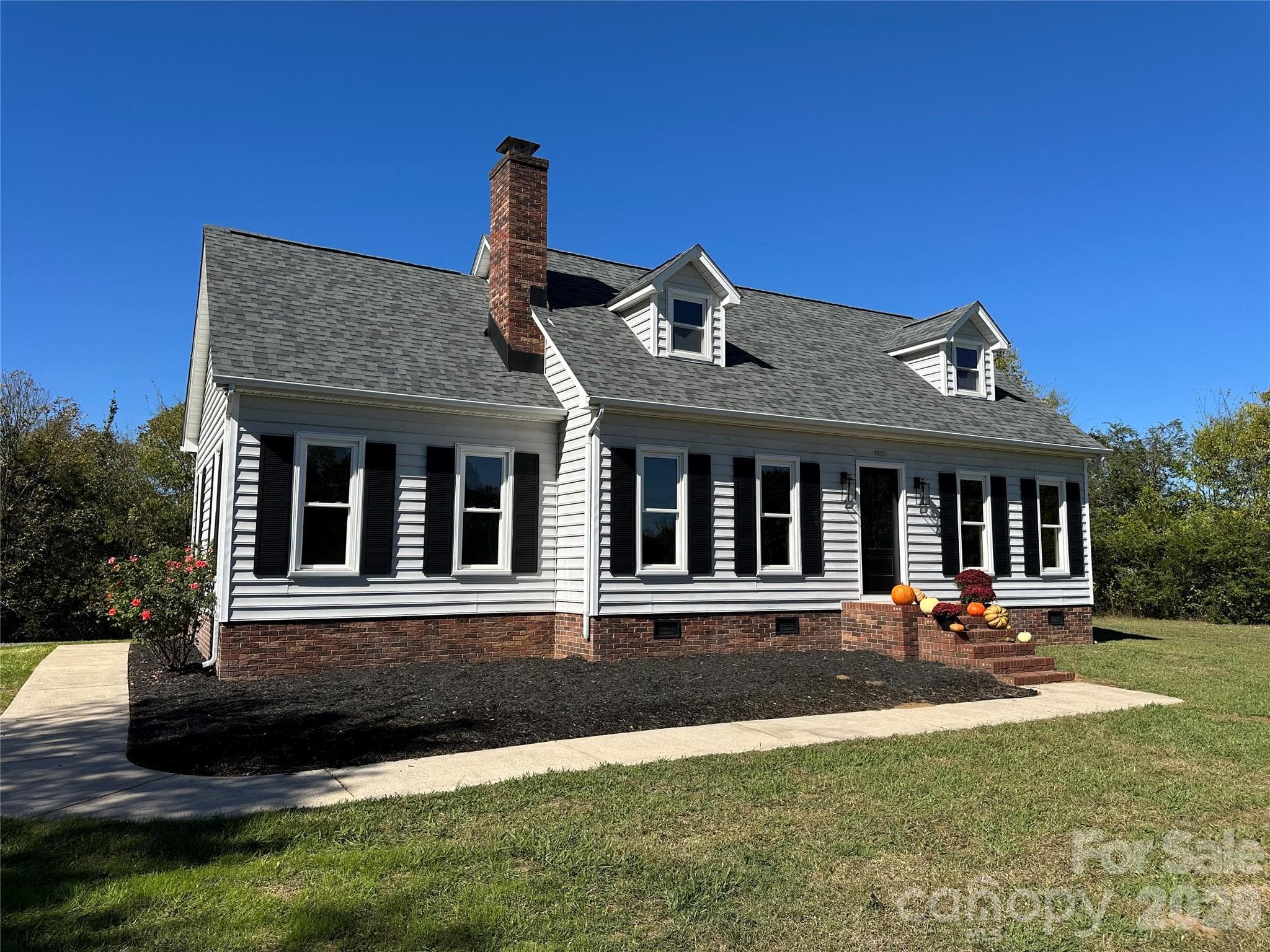Single Family Residence at 7650 Rocky River Road, Concord, photo 4 of 13