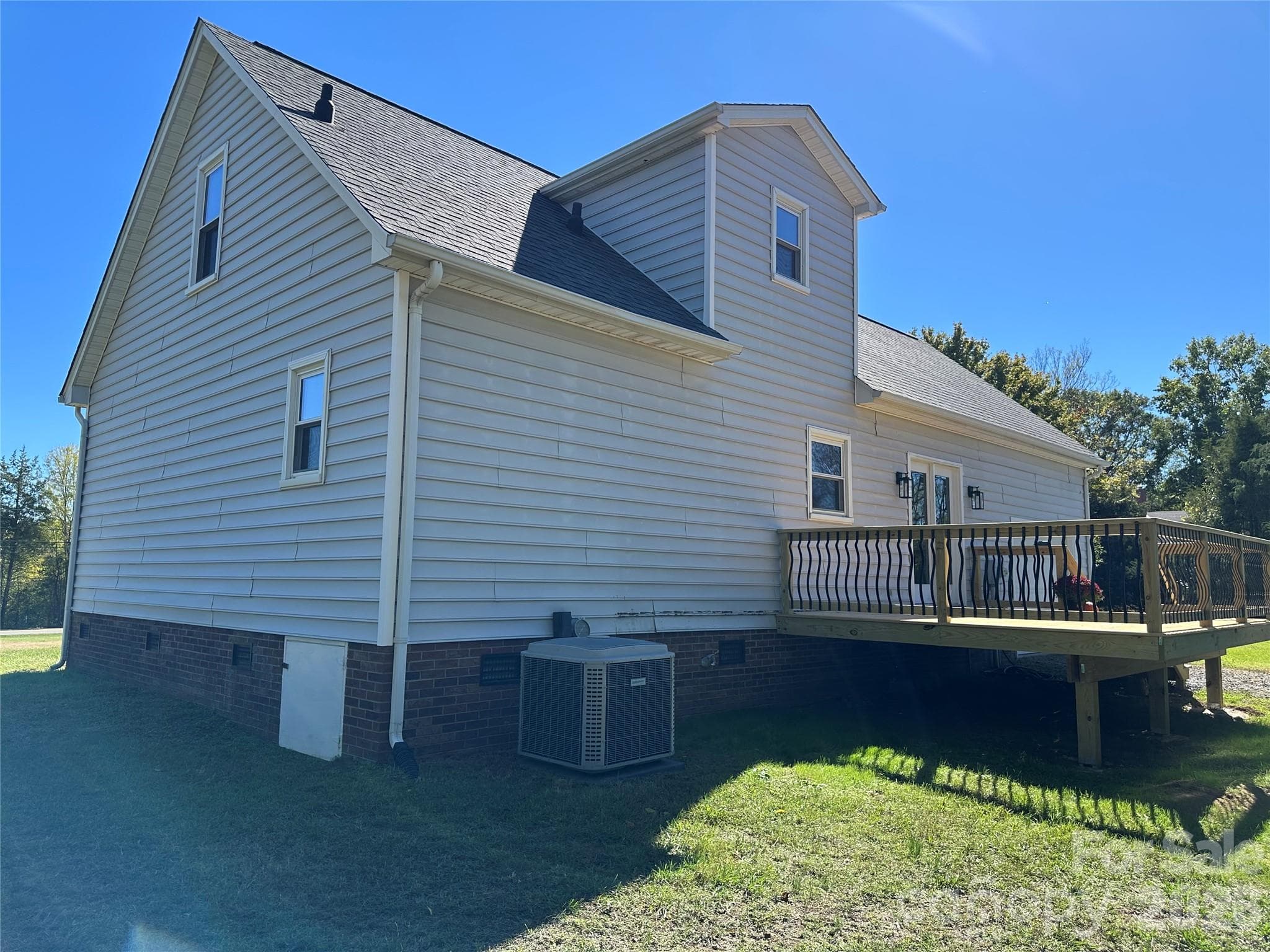 Single Family Residence at 7650 Rocky River Road, Concord, photo 9 of 13