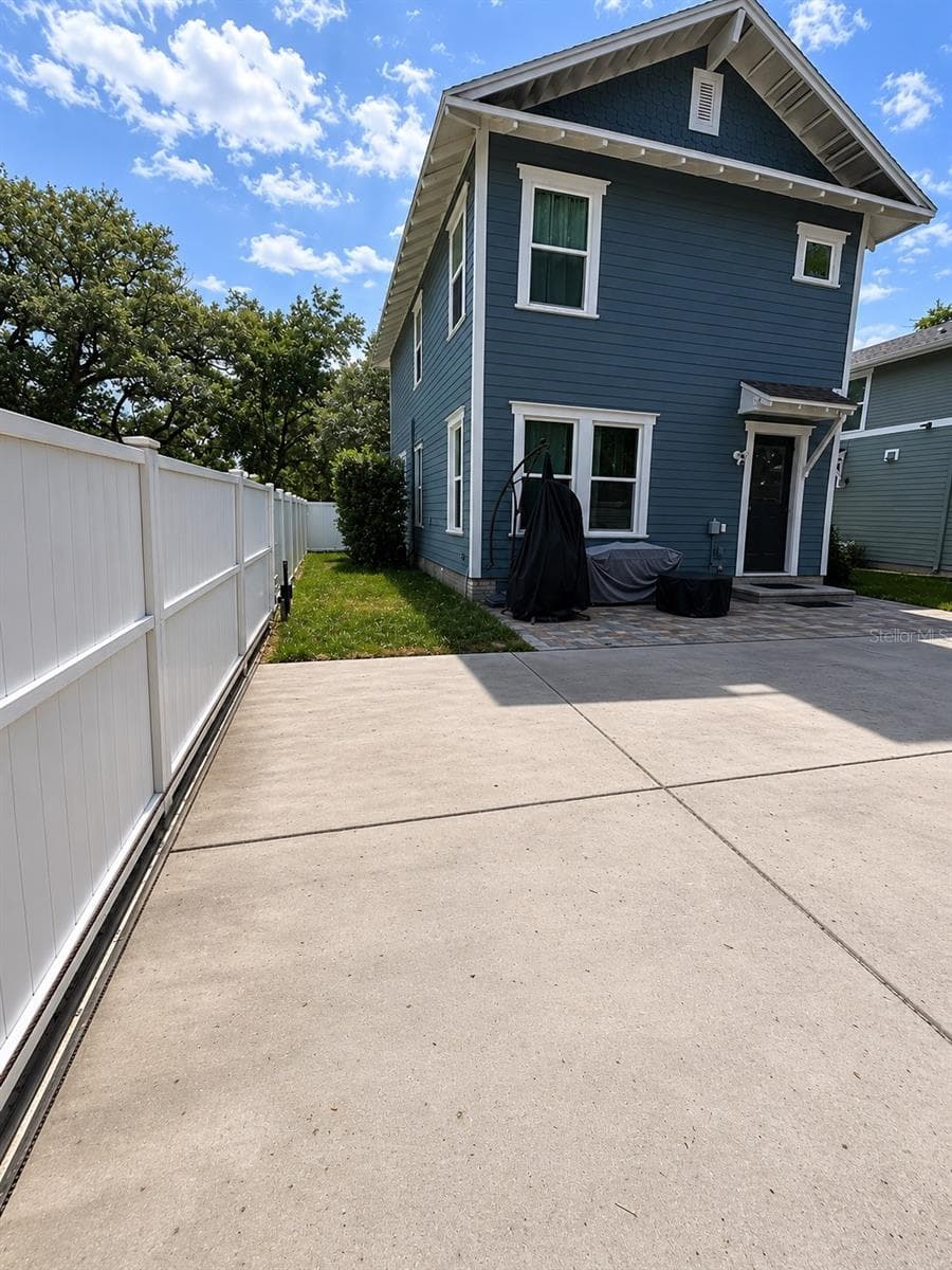Rear View Electric gate - 3006 N MORGAN ST, TAMPA