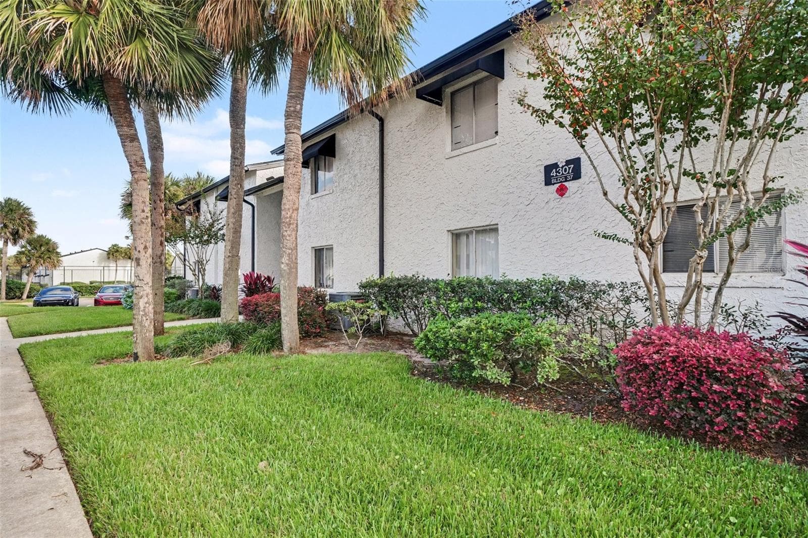 Condominium at 4307 S SEMORAN BLVD #2, ORLANDO, photo 4 of 31