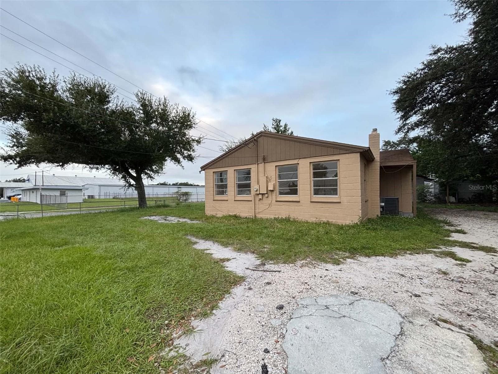 Single Family Residence at 239 MCKEAN ST, AUBURNDALE, photo 4 of 26
