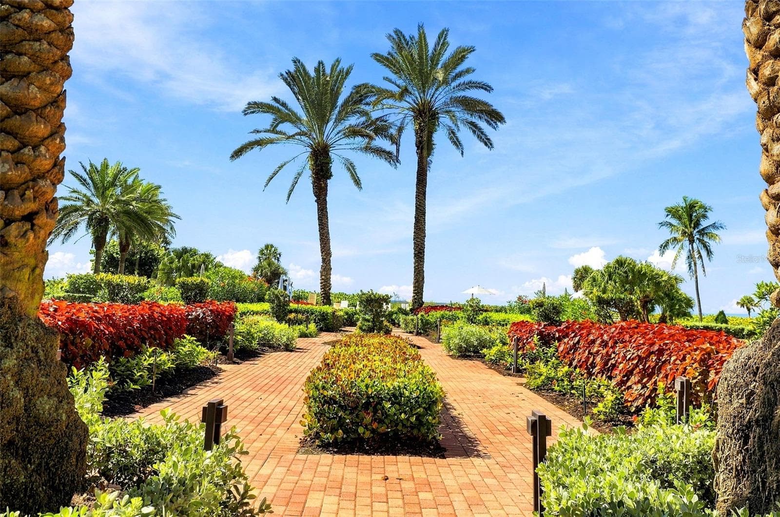 The nearly 7-acre site is beautifully landscaped and maintained. - 2185 GULF OF MEXICO DR #243, LONGBOAT KEY