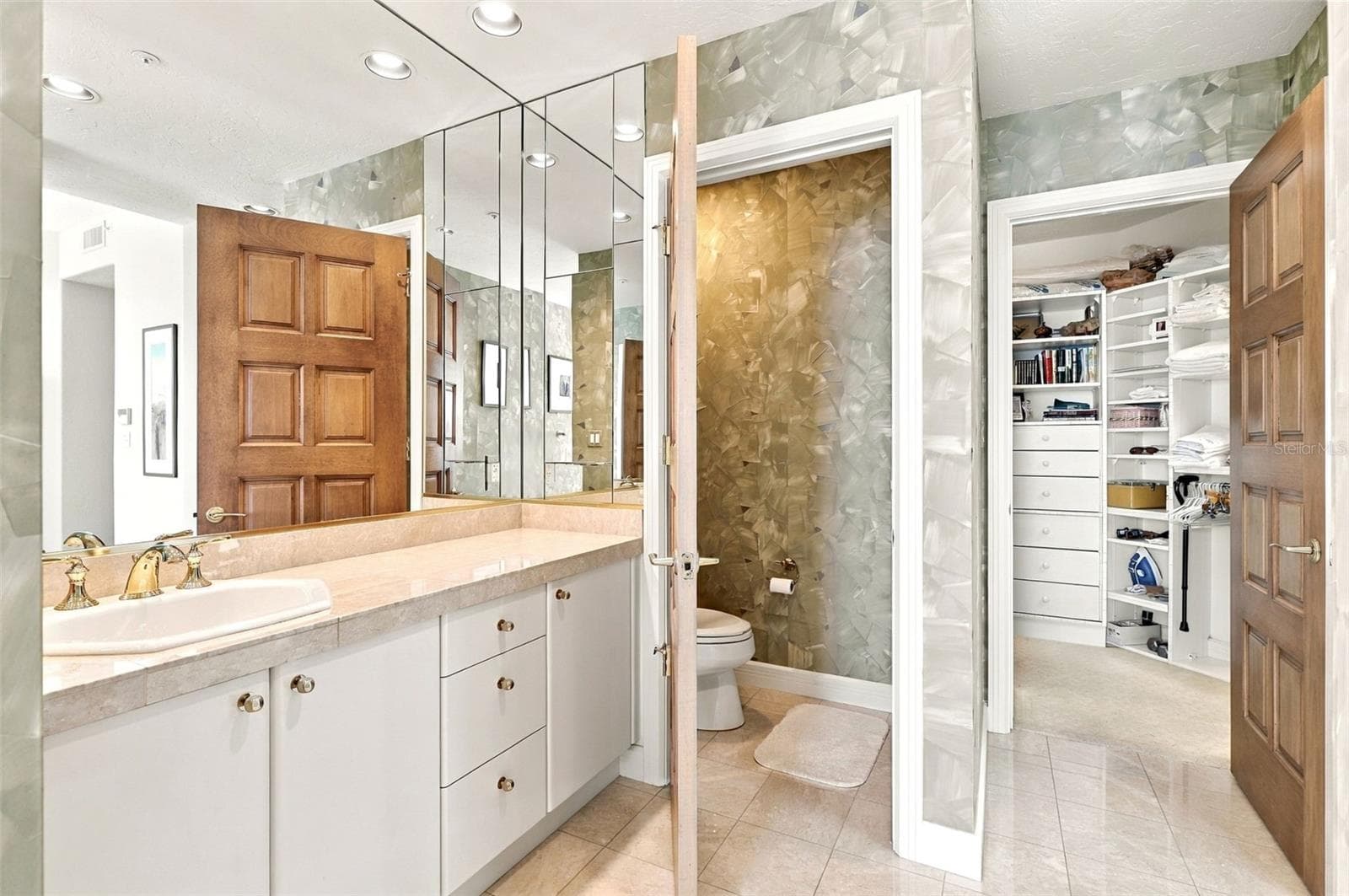 Primary Ensuite Bathroom - 2185 GULF OF MEXICO DR #243, LONGBOAT KEY