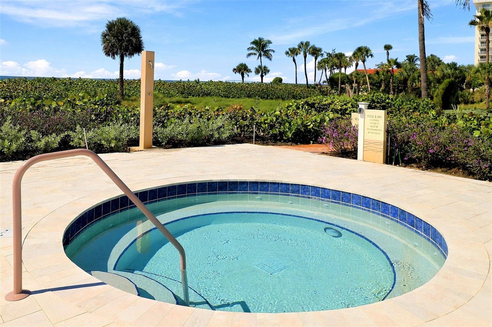 Community Hot Tub - 2185 GULF OF MEXICO DR #243, LONGBOAT KEY