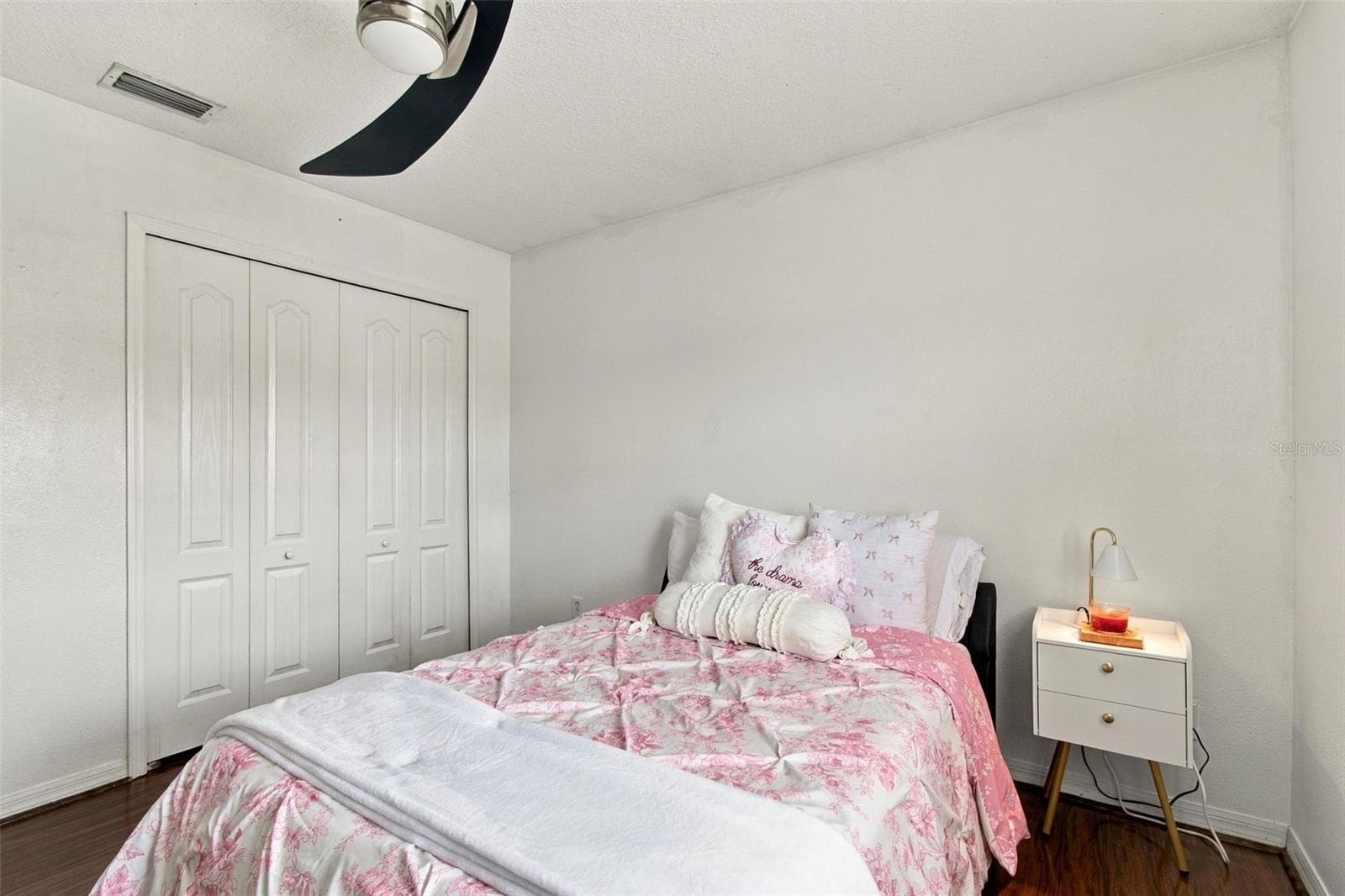 Secondary bedroom number 1. - 19025 FISHERMANS BEND DR, LUTZ