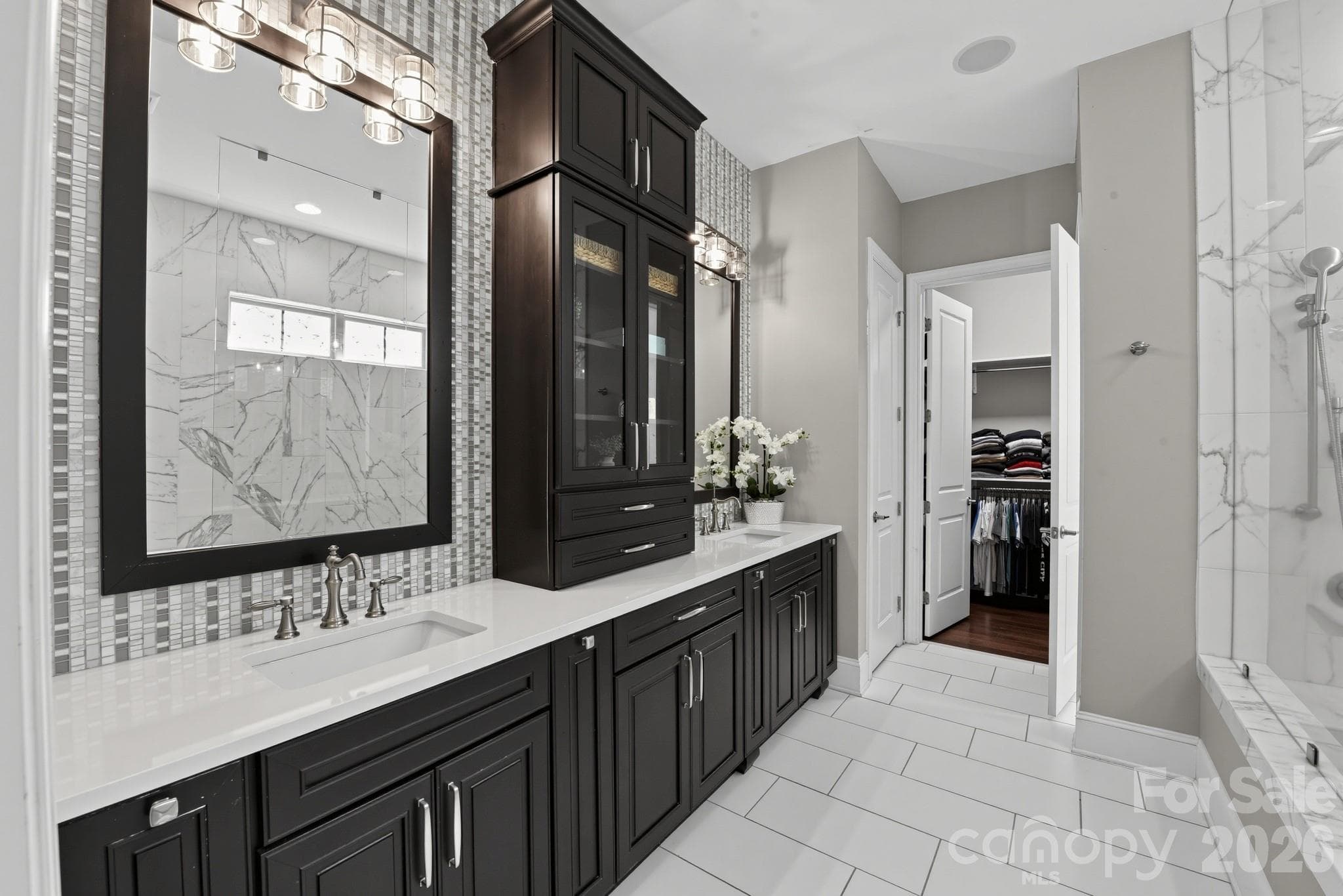 luxurious ensuite bathroom - 13013 Jacks Lane, Pineville