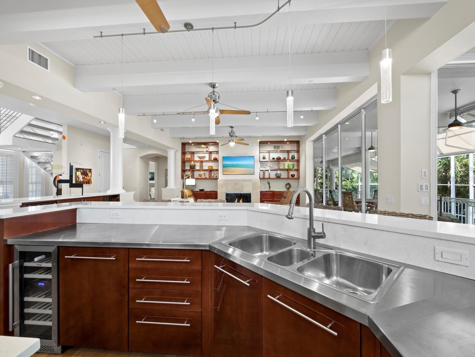 Single Family Residence at 550 NORTON ST, LONGBOAT KEY, photo 19 of 57