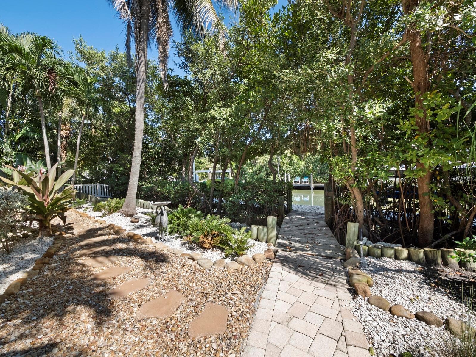 Single Family Residence at 550 NORTON ST, LONGBOAT KEY, photo 45 of 57