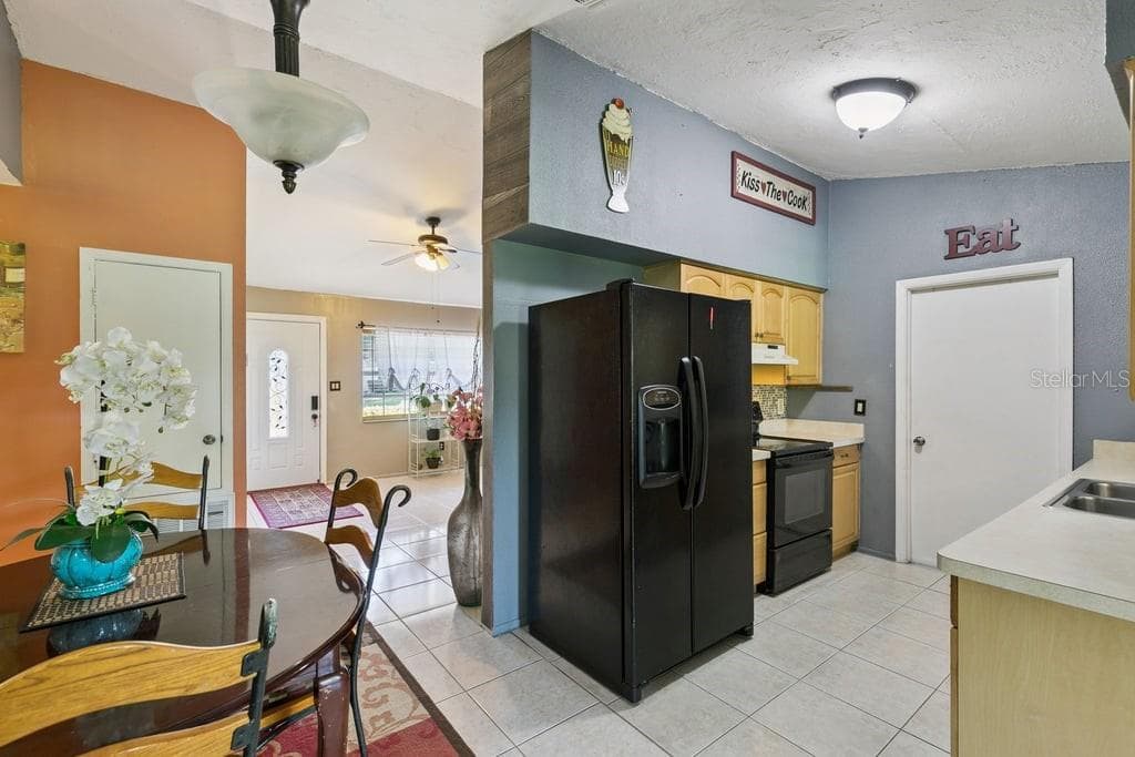 Kitchen - 8509 LYONIA DR, ORLANDO