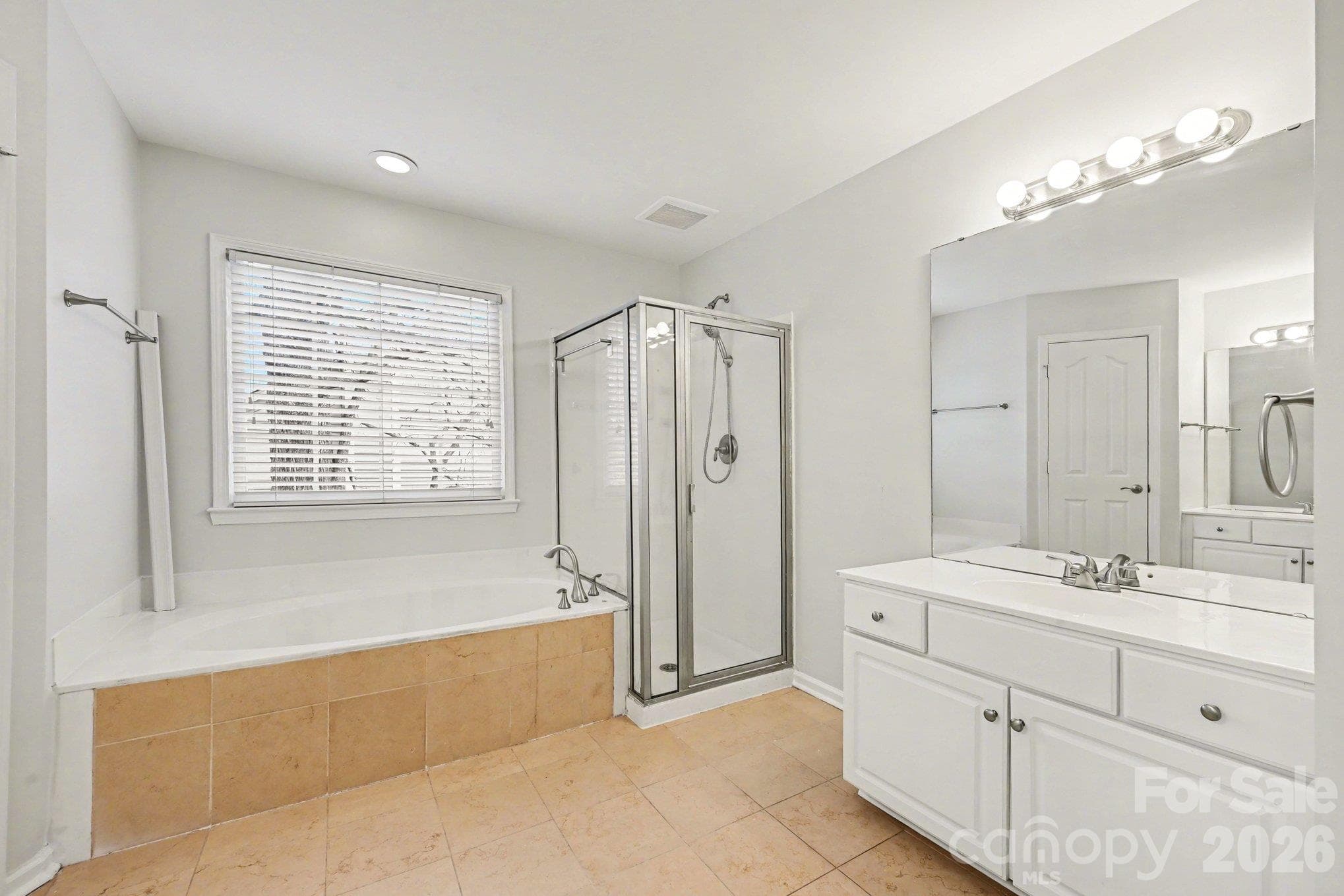 Single Family Residence at 5805 Swanston Drive, Charlotte, photo 20 of 32