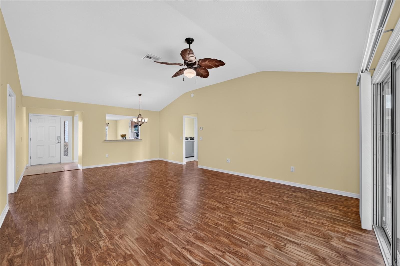 Ceiling Fan with Light & Vaulted Ceiling - 3552 WYNGATE PL, THE VILLAGES