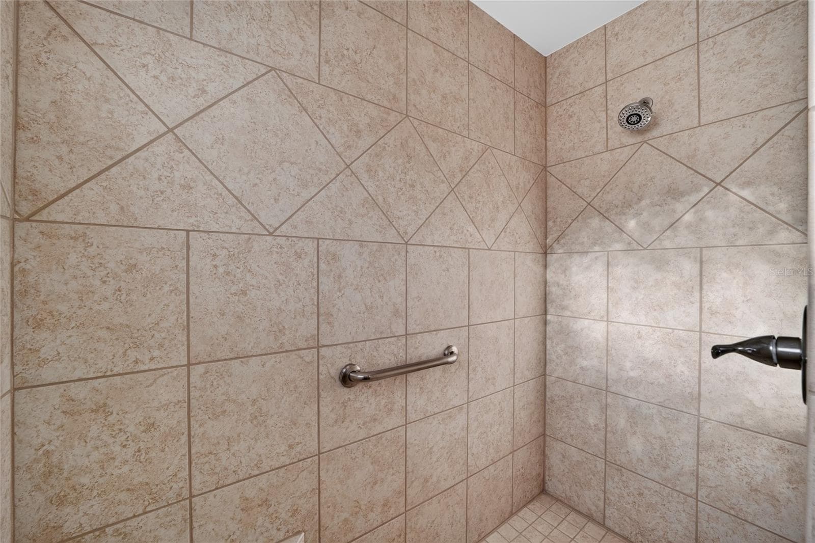 Tiled Shower - 3552 WYNGATE PL, THE VILLAGES