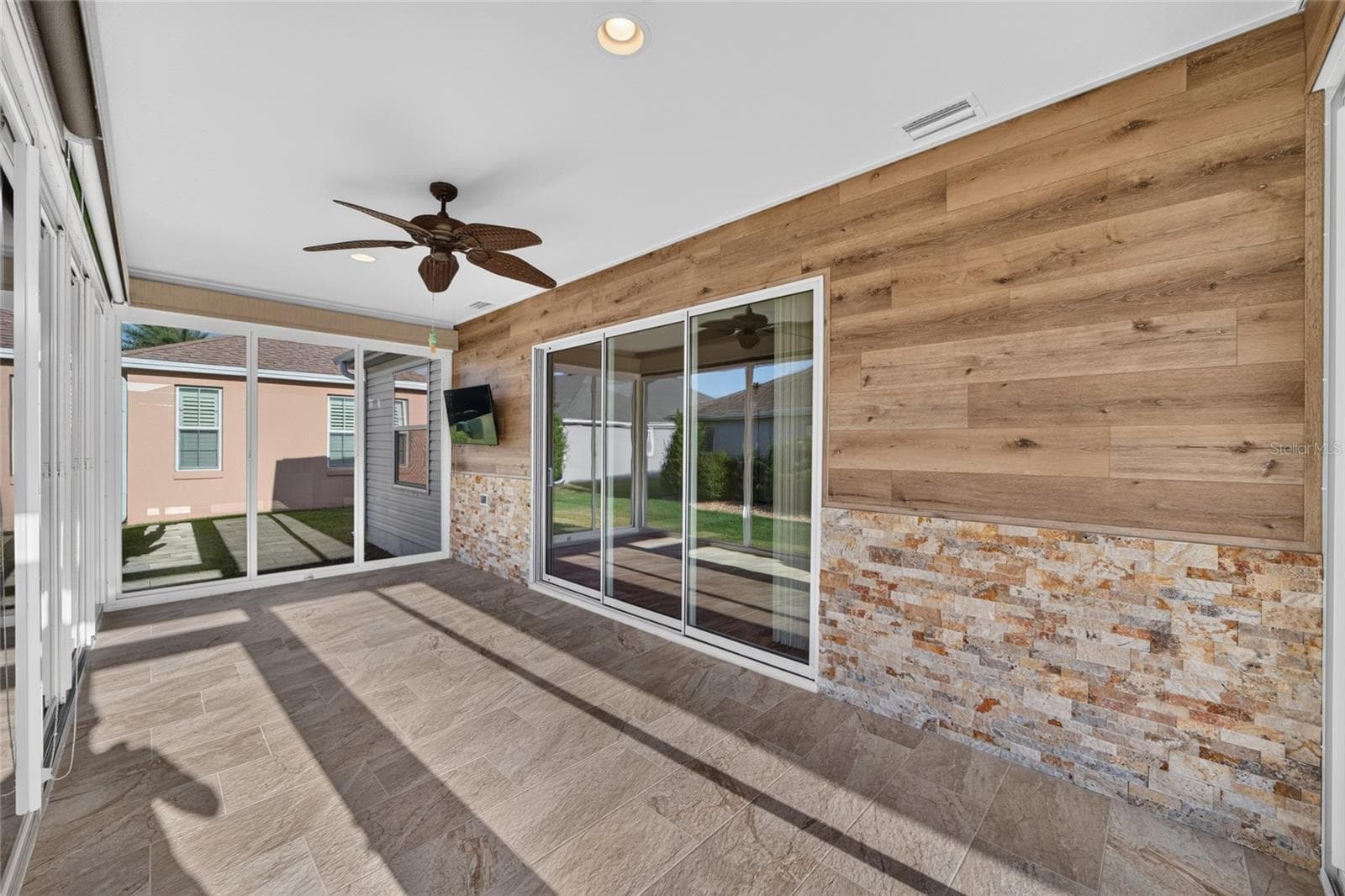 Glass Sliders to Living Room - 3552 WYNGATE PL, THE VILLAGES
