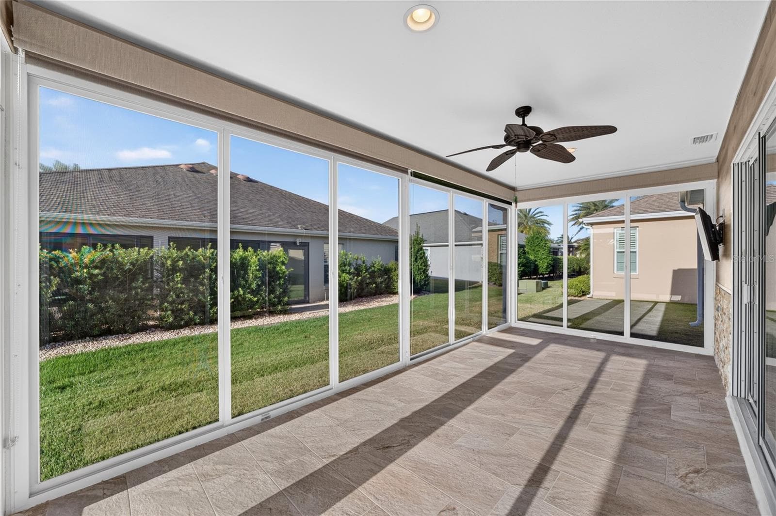 Ceiling fan with light - 3552 WYNGATE PL, THE VILLAGES