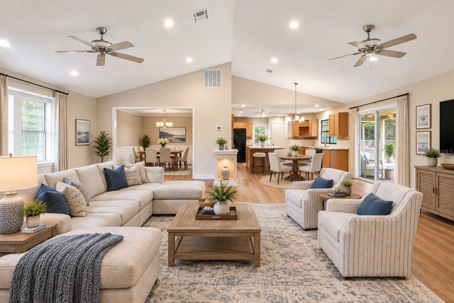 Huge open Living Room with Dining Room and Kitchen - 755 KEENELAND PIKE, LAKE MARY