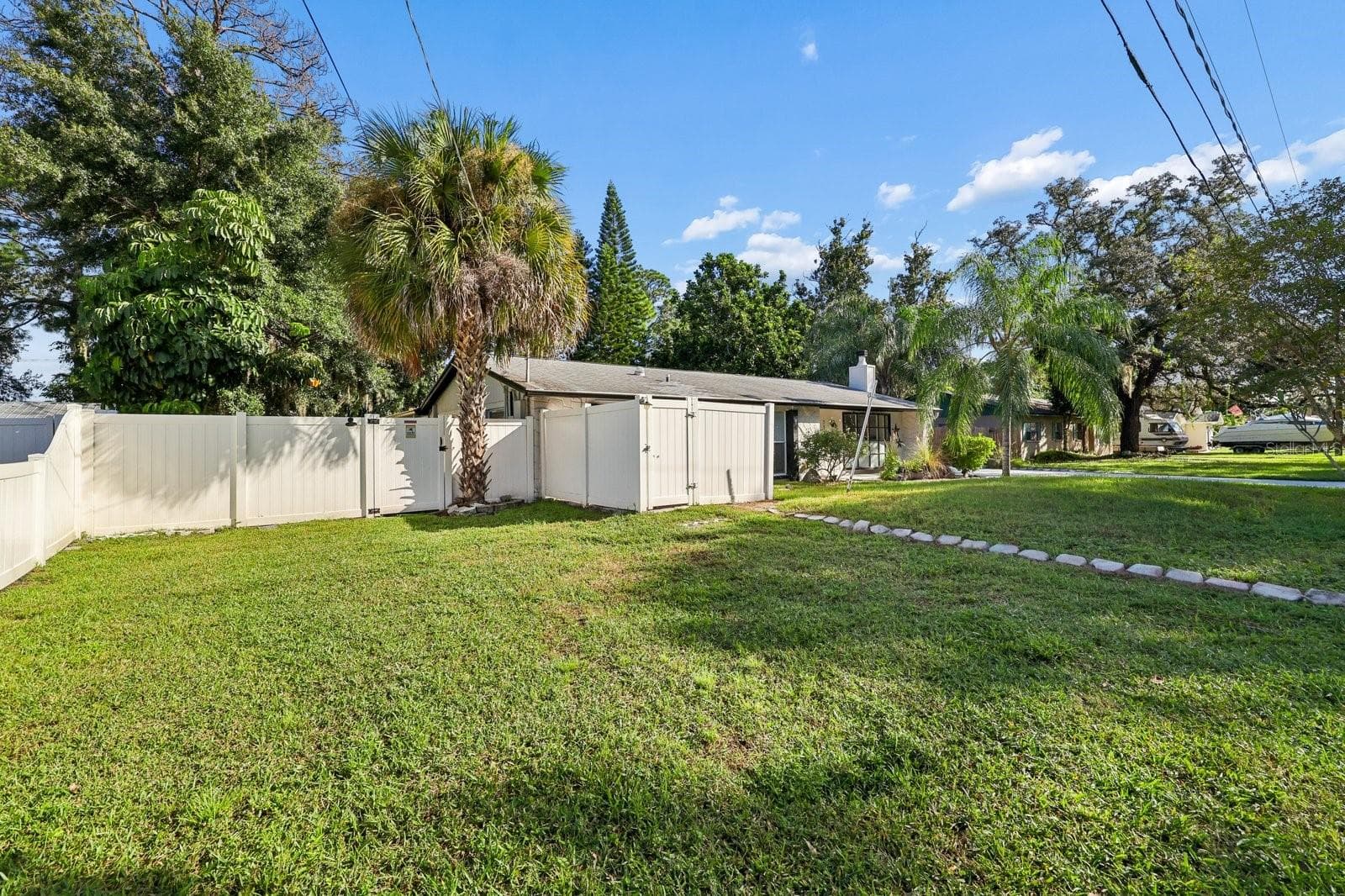 Single Family Residence at 7321 CANAL BLVD, TAMPA, photo 3 of 44