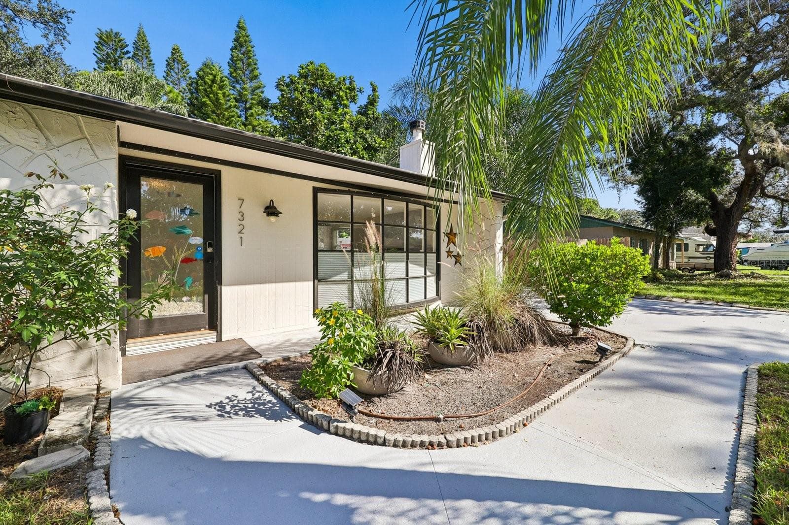 Single Family Residence at 7321 CANAL BLVD, TAMPA, photo 4 of 44
