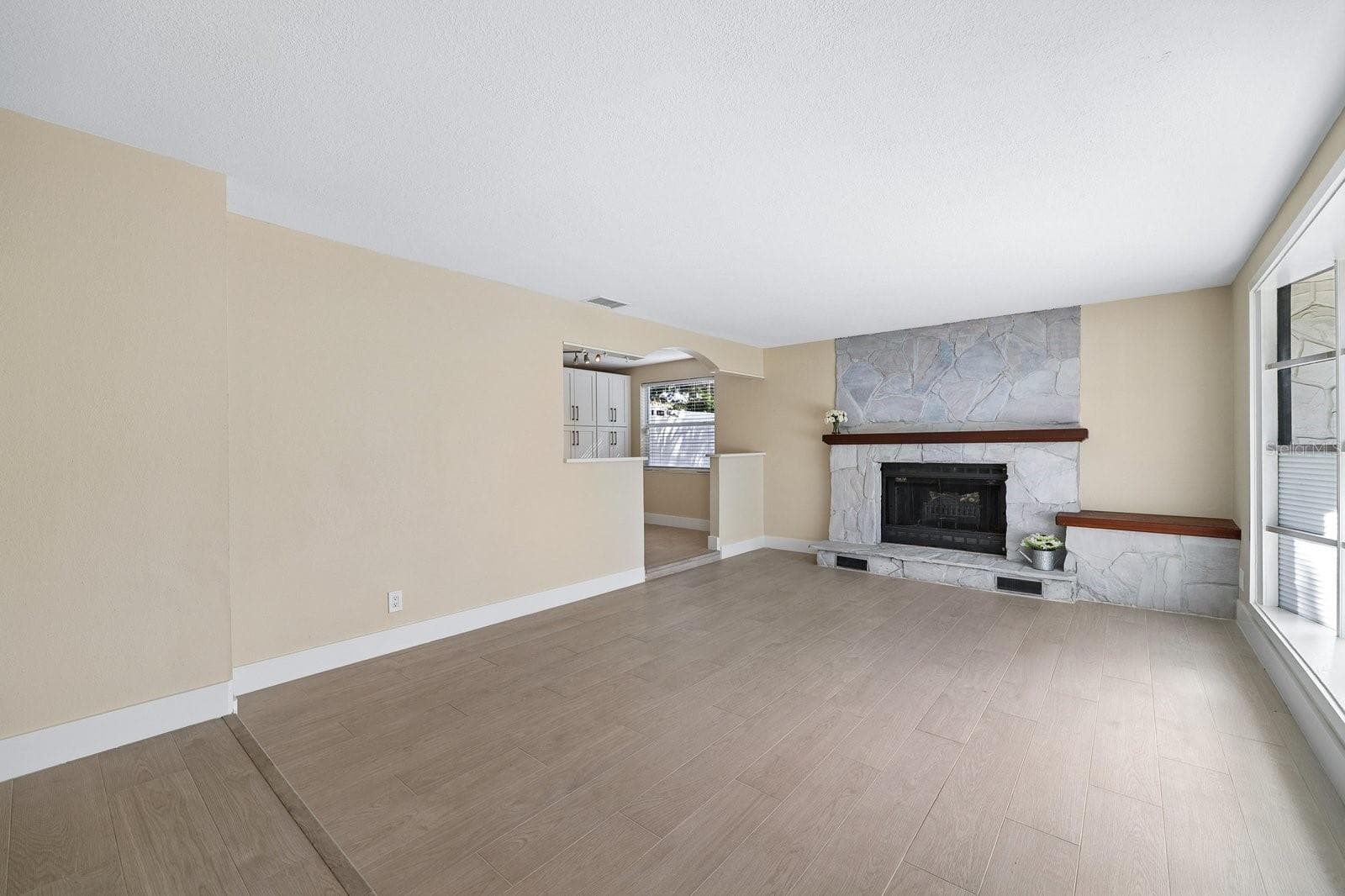 Single Family Residence at 7321 CANAL BLVD, TAMPA, photo 7 of 44
