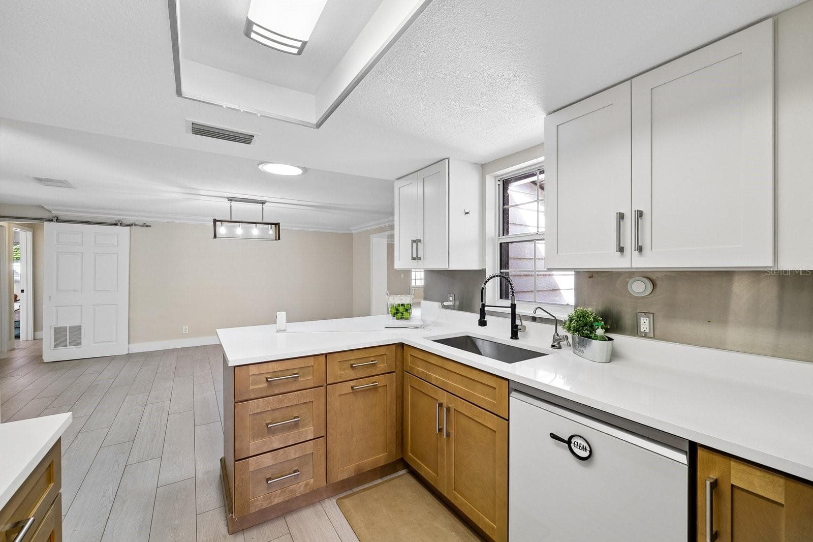 Single Family Residence at 7321 CANAL BLVD, TAMPA, photo 33 of 44