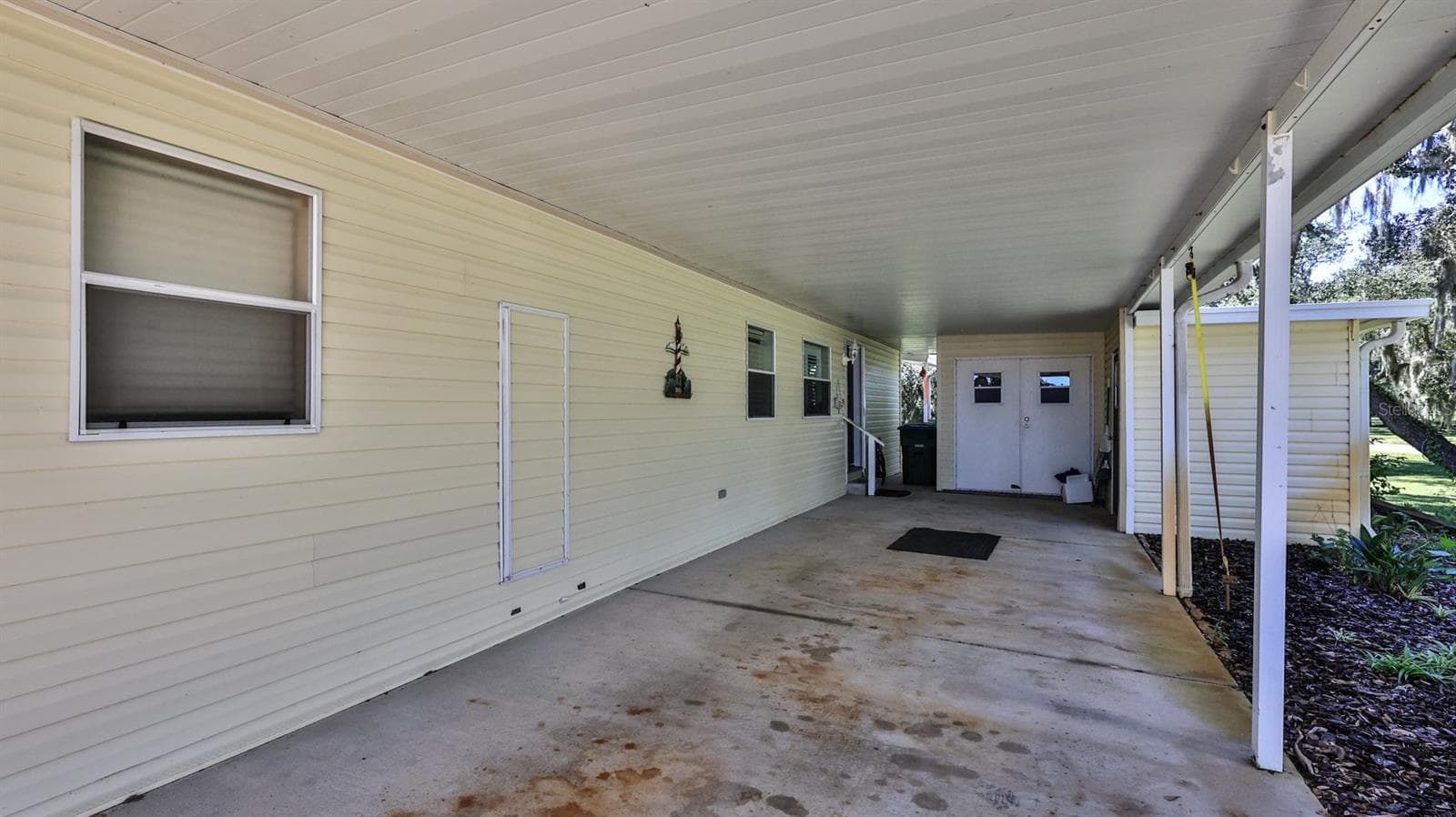 Manufactured Home at 494 SIOUX BLVD, OAK HILL, photo 5 of 63