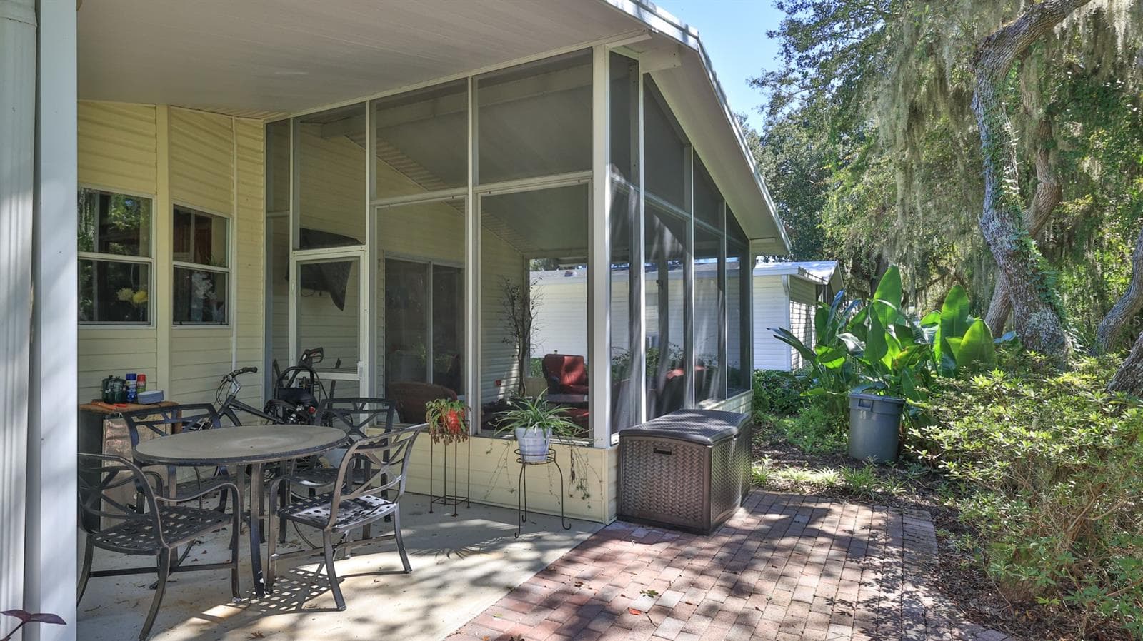 Manufactured Home at 494 SIOUX BLVD, OAK HILL, photo 8 of 63
