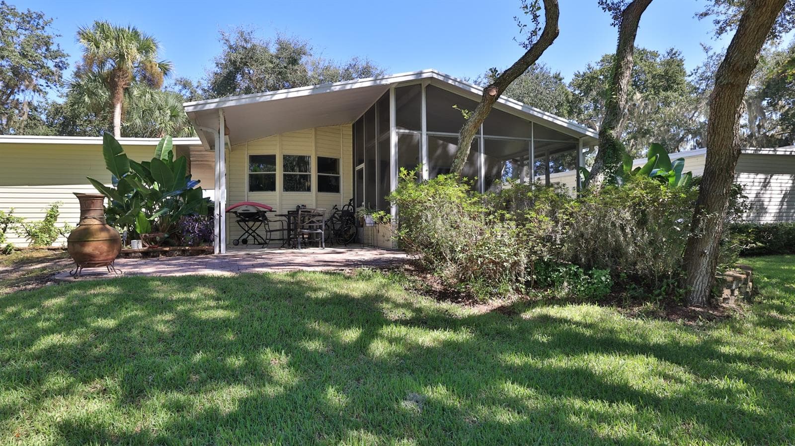 Manufactured Home at 494 SIOUX BLVD, OAK HILL, photo 9 of 63