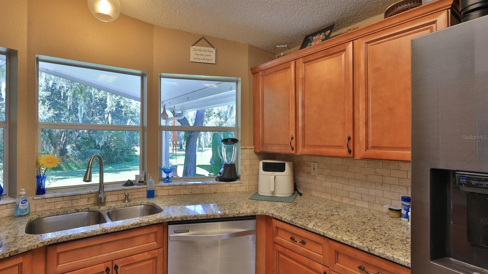 Manufactured Home at 494 SIOUX BLVD, OAK HILL, photo 16 of 63