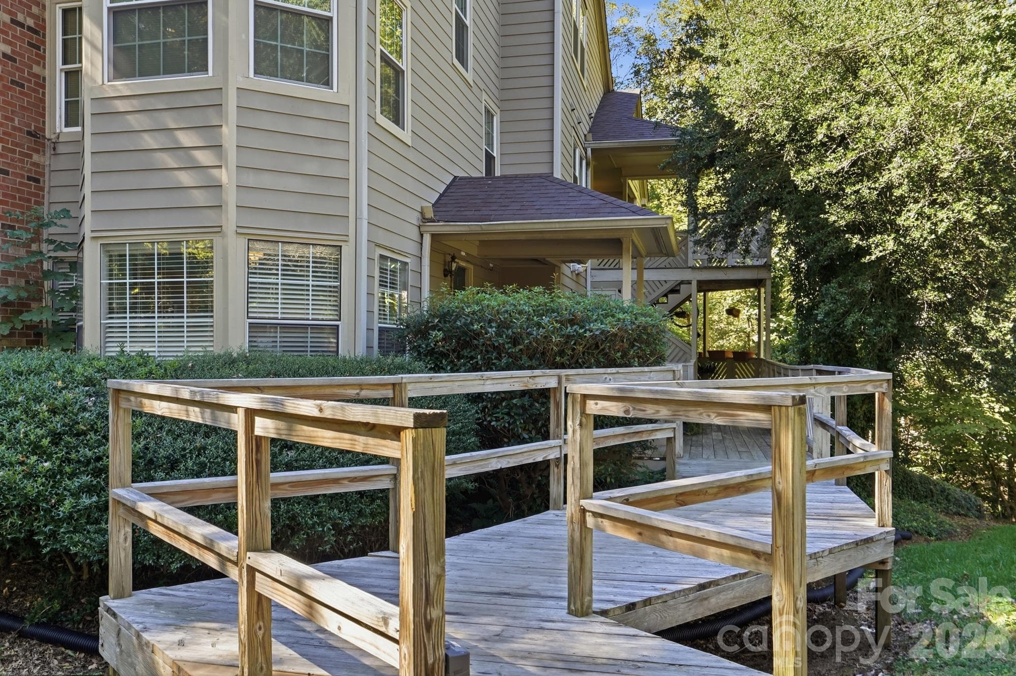 Condominium at 6140 Gray Gate Lane, Charlotte, photo 7 of 49