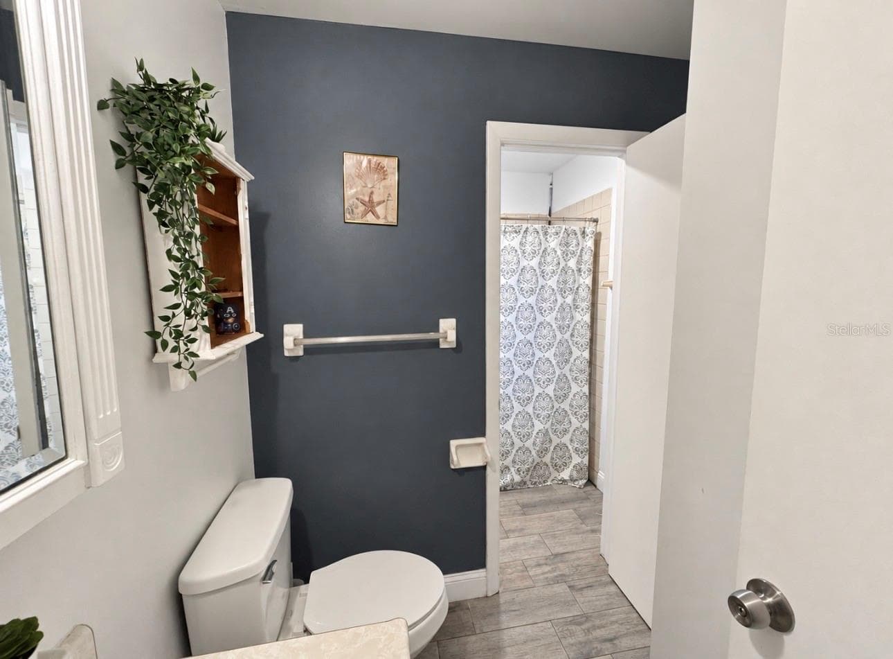 Jack & Jill (hallway bathroom) - 6745 LARCH LN, ORLANDO