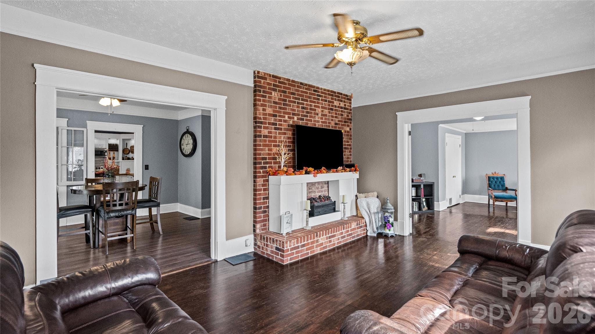 Single Family Residence at 306 Hillcrest Drive, Lexington, photo 6 of 42