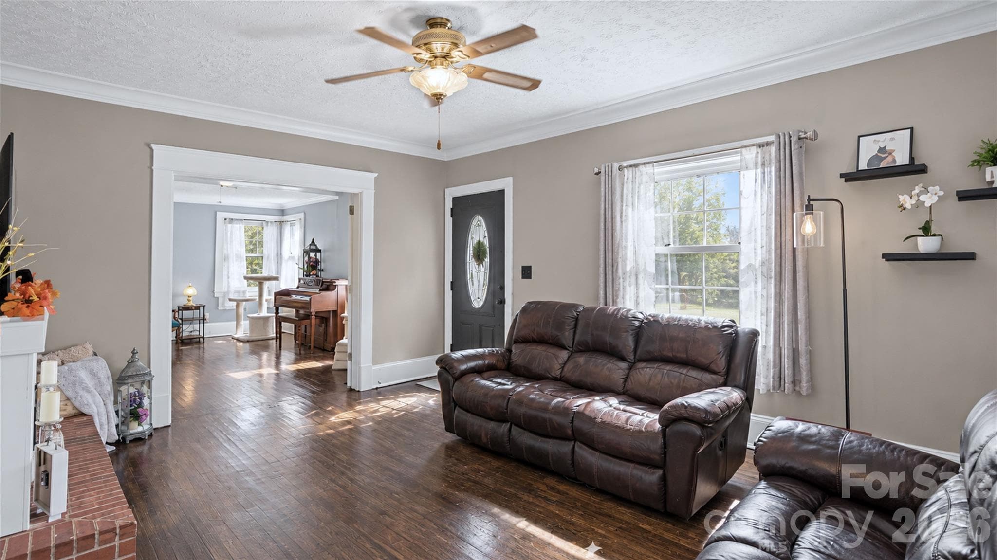 Single Family Residence at 306 Hillcrest Drive, Lexington, photo 8 of 42