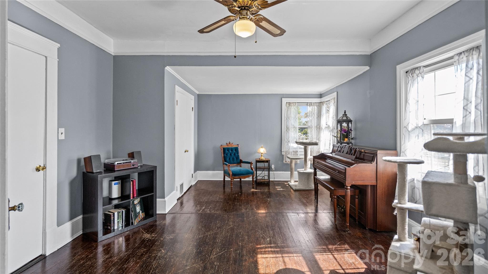 Single Family Residence at 306 Hillcrest Drive, Lexington, photo 10 of 42
