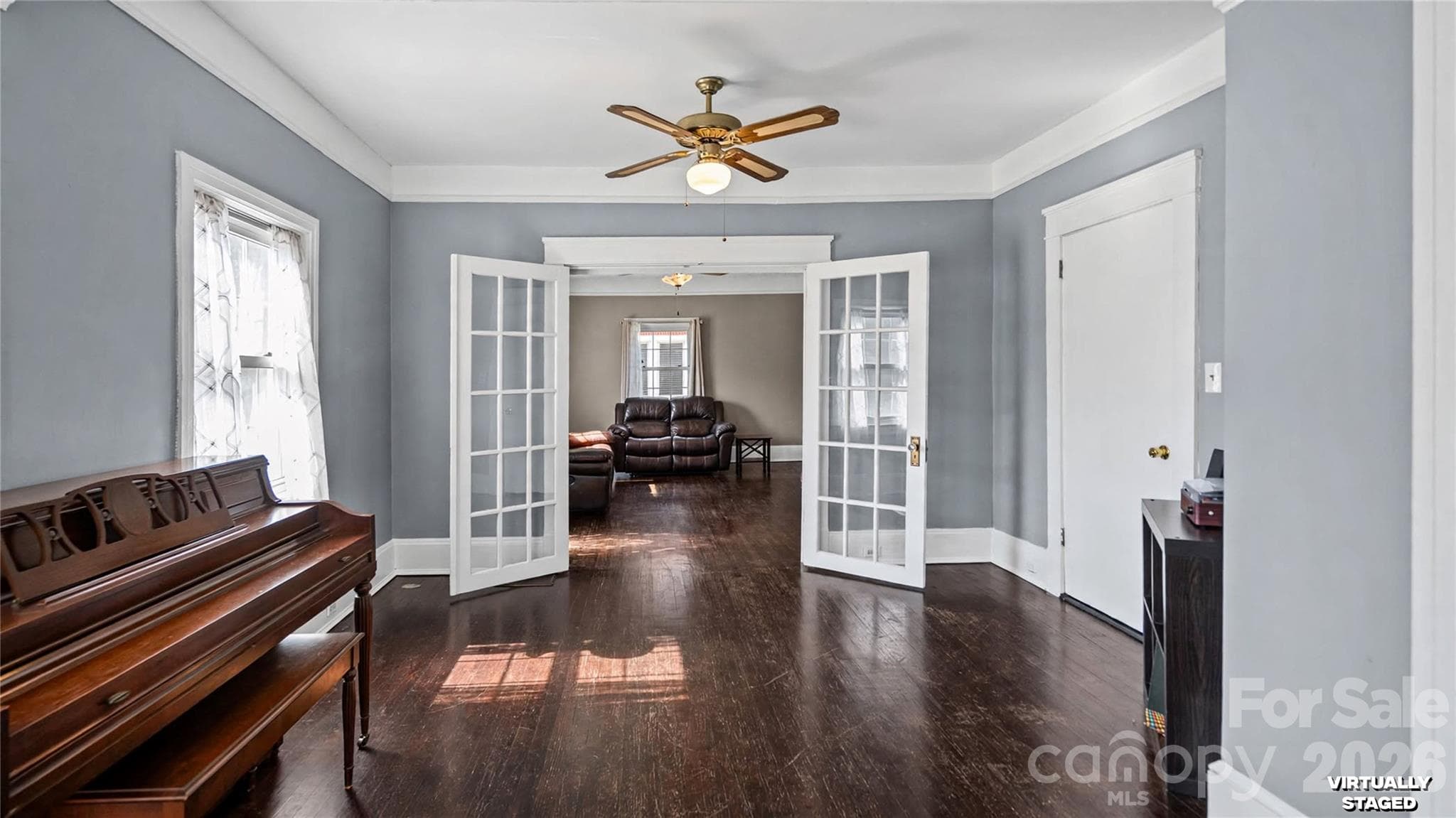 Single Family Residence at 306 Hillcrest Drive, Lexington, photo 13 of 42