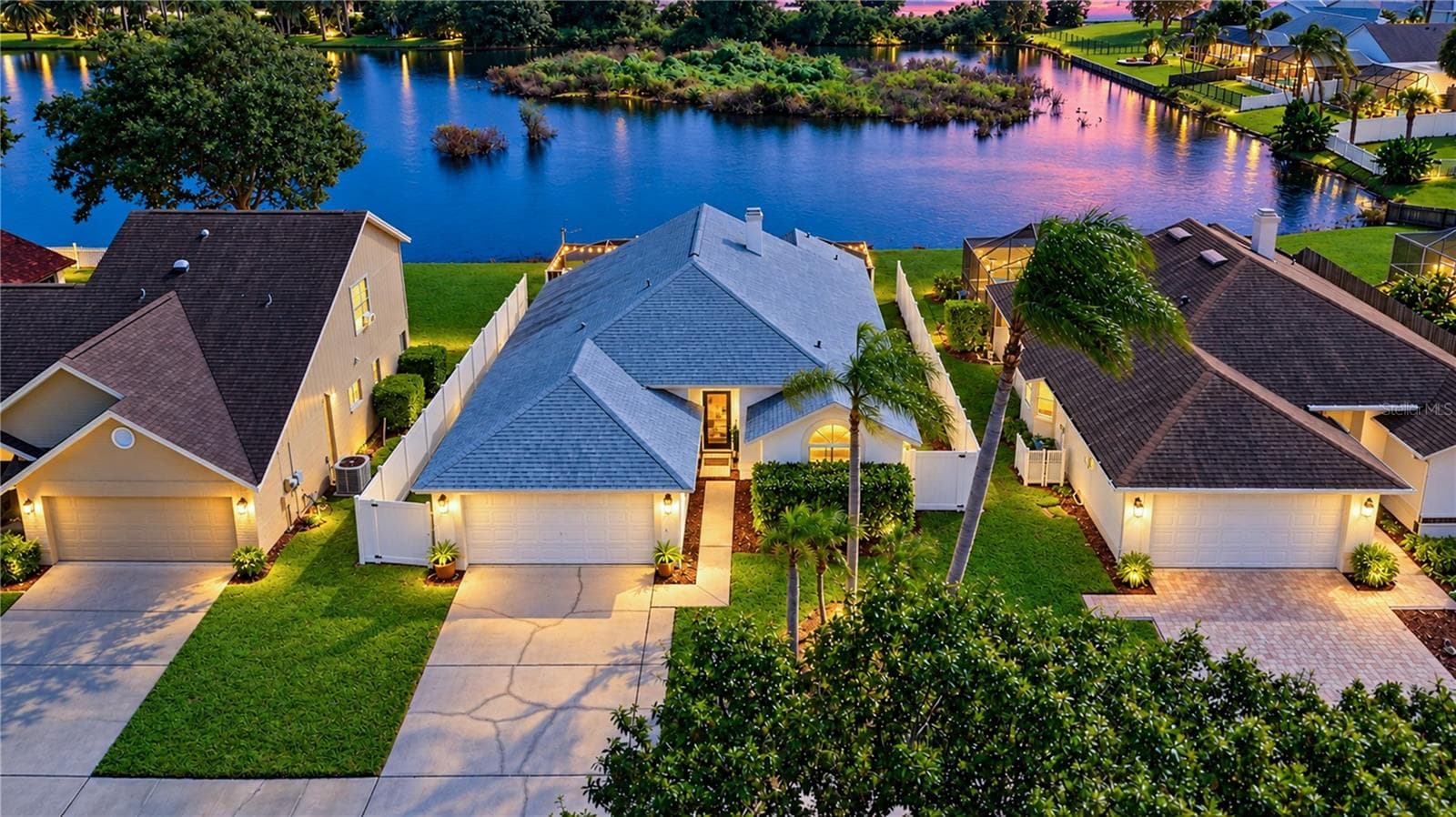 Single Family Residence at 13509 COLORADO PL, TAMPA, photo 2 of 35