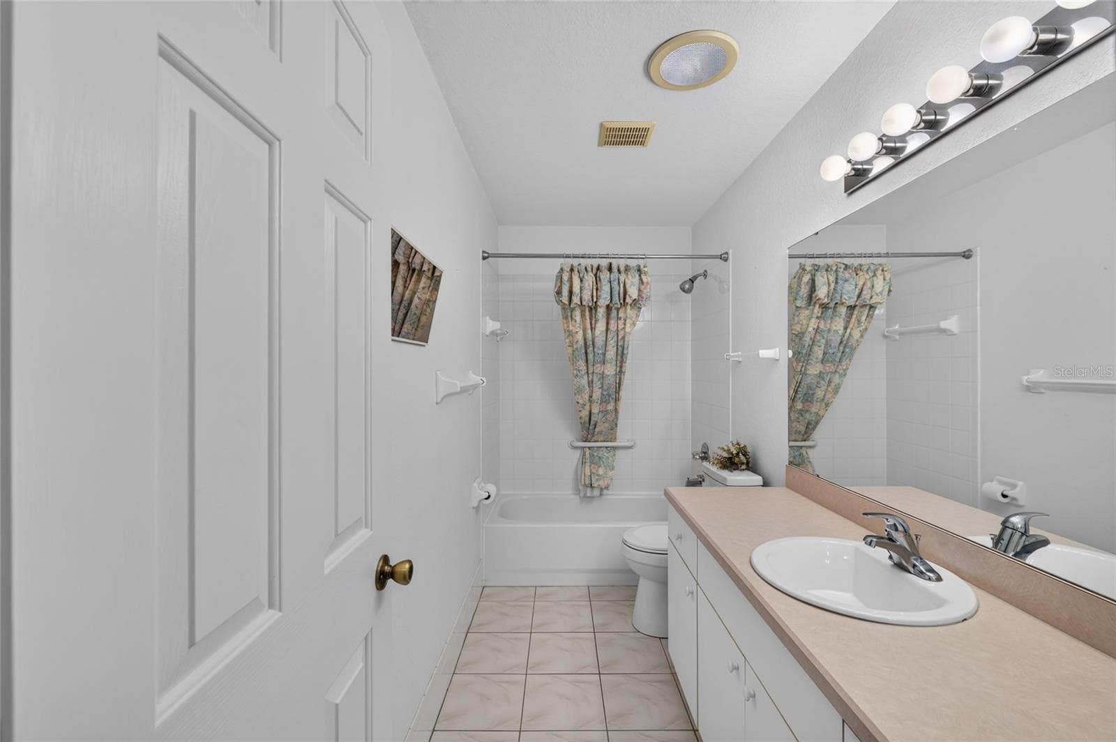 GUEST BATH - 9034 SE 135TH ST, SUMMERFIELD