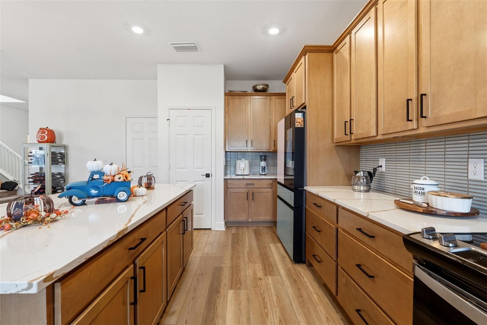 Single Family Residence at 755 OVERPOOL AVE, DAVENPORT, photo 19 of 93