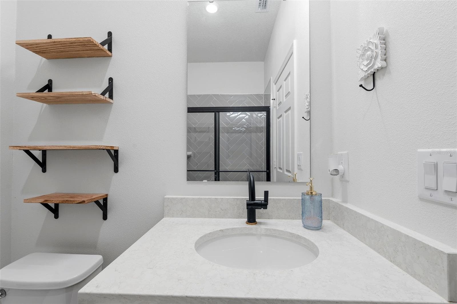 Single Family Residence at 755 OVERPOOL AVE, DAVENPORT, photo 31 of 93