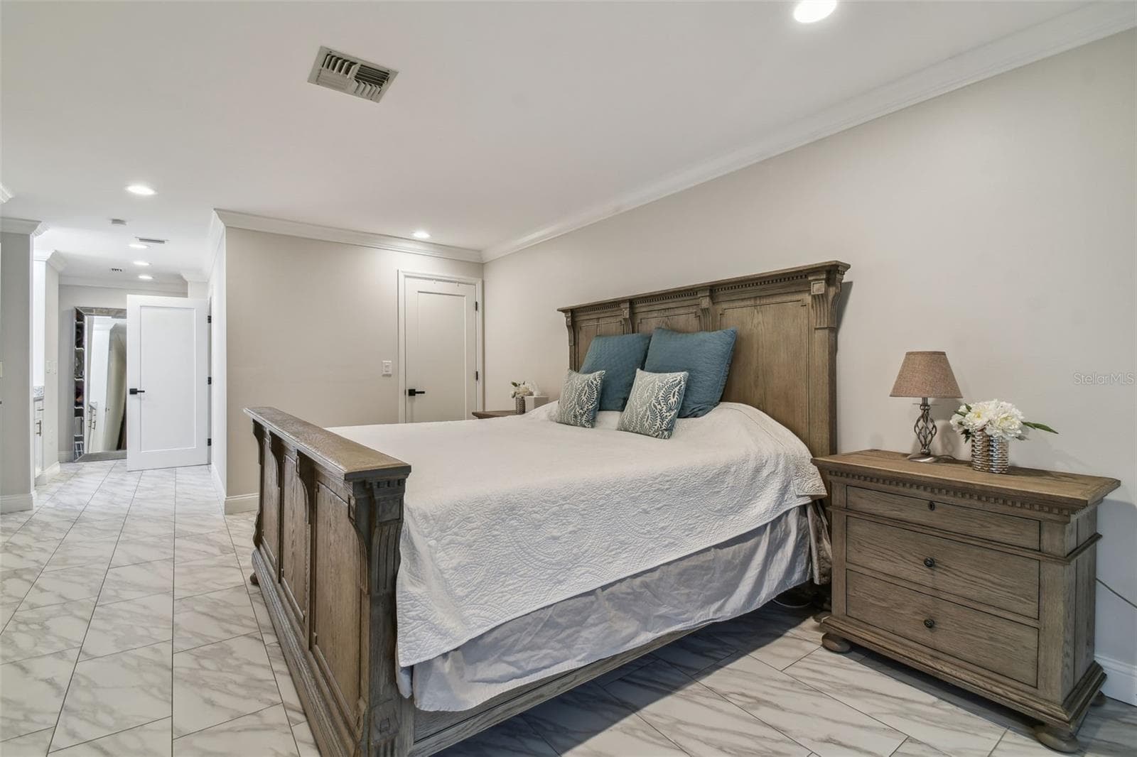 Single Family Residence at 2991 HEATHER TRL, CLEARWATER, photo 9 of 98
