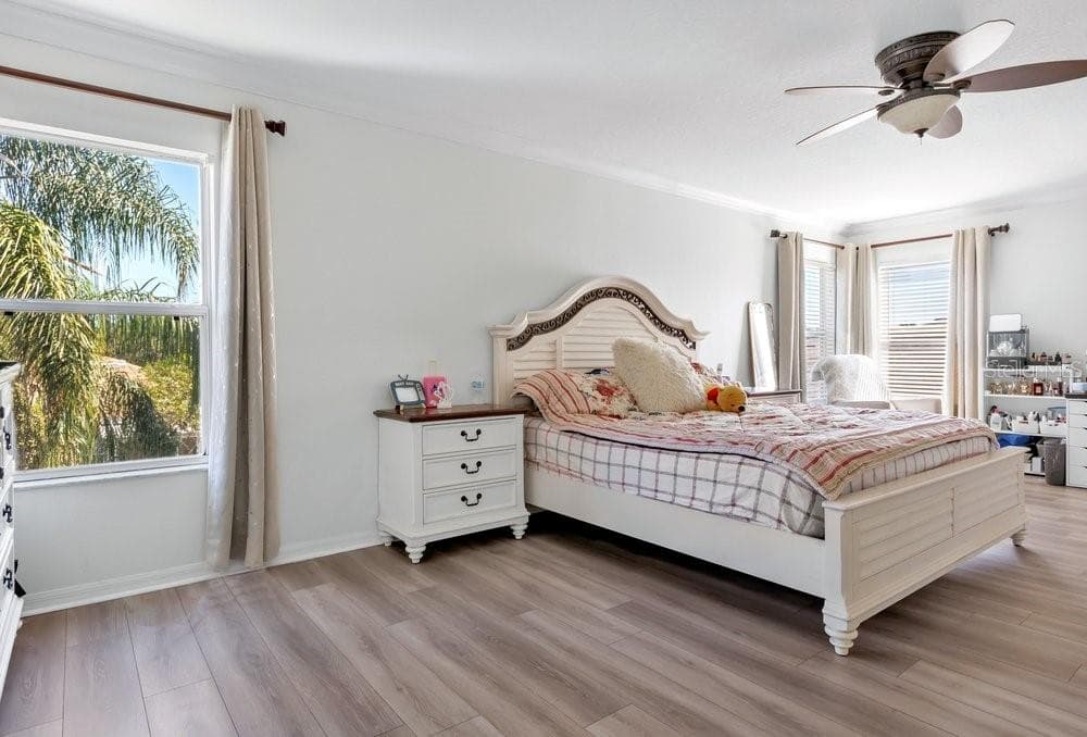 Single Family Residence at MOSS LANDING PH 1, RIVERVIEW, photo 15 of 33