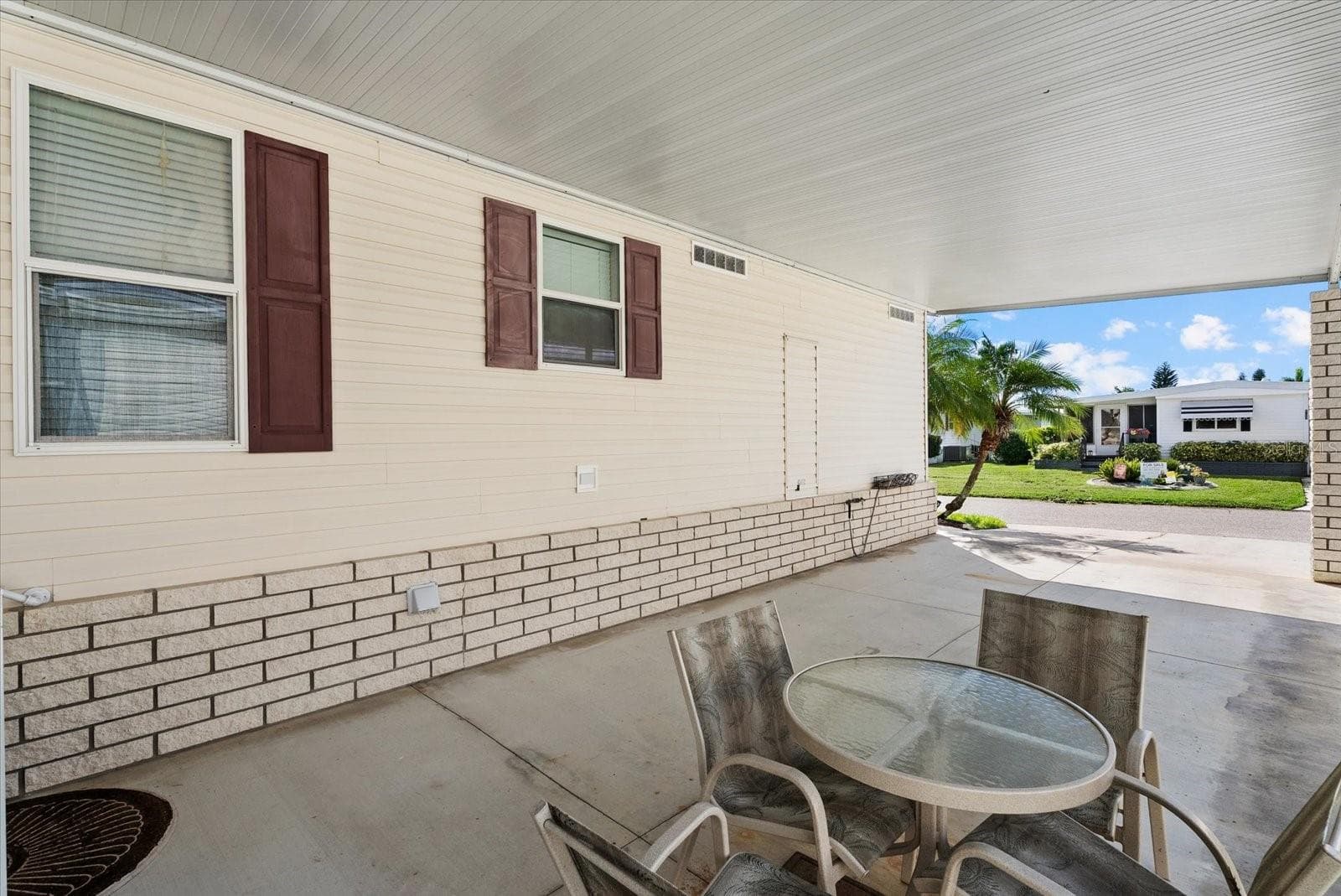 Manufactured Home at 636 BLACKBURN BLVD, NORTH PORT, photo 4 of 32
