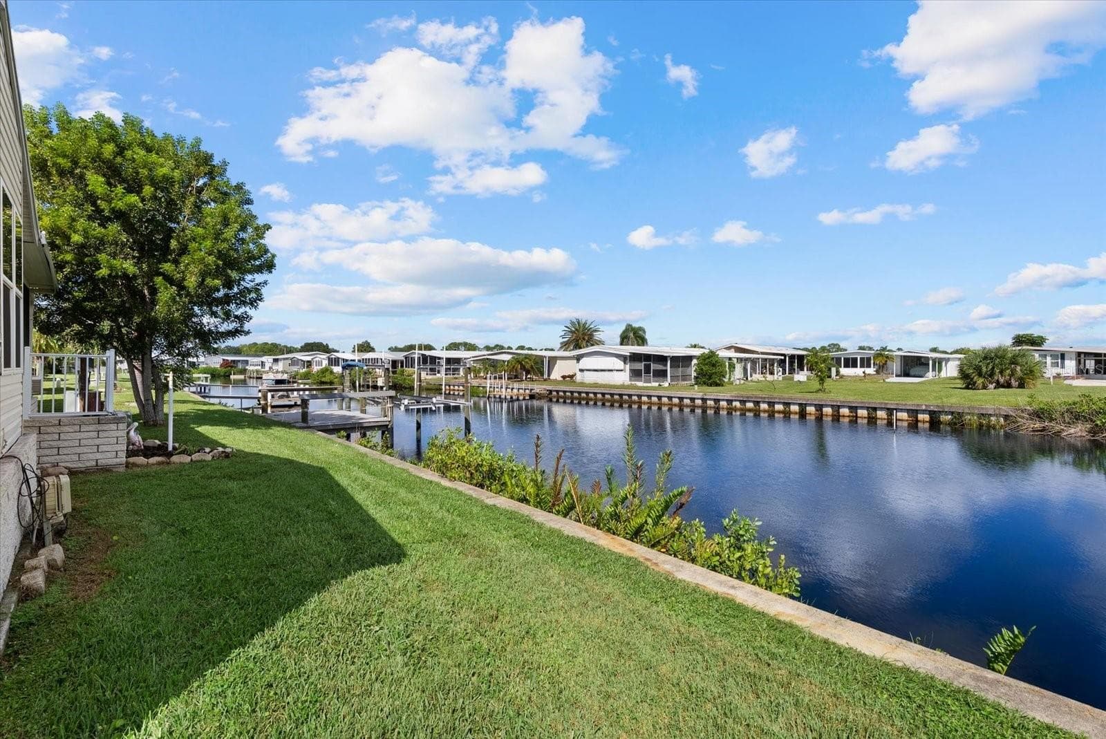 Manufactured Home at 636 BLACKBURN BLVD, NORTH PORT, photo 5 of 32