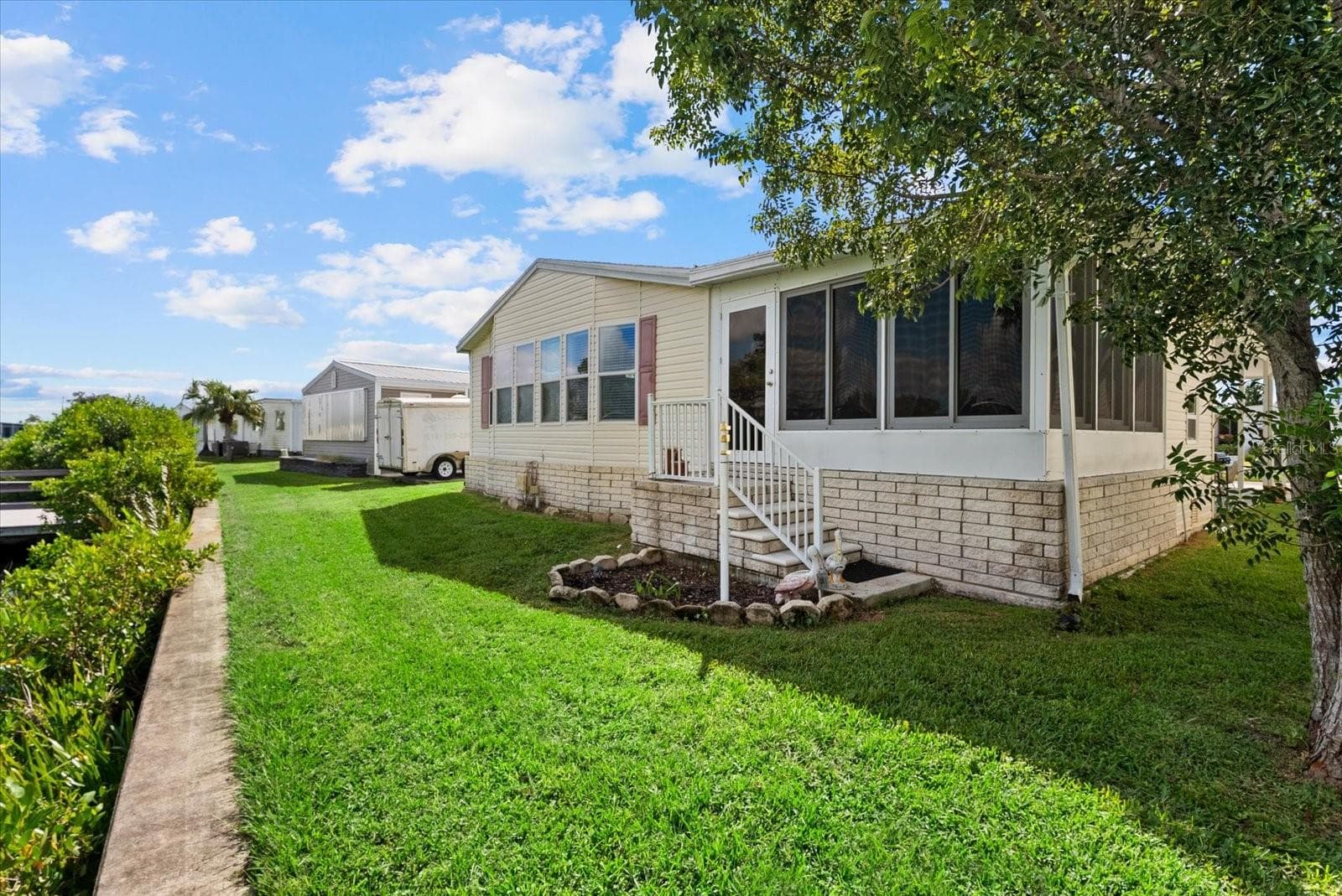 Manufactured Home at 636 BLACKBURN BLVD, NORTH PORT, photo 8 of 32