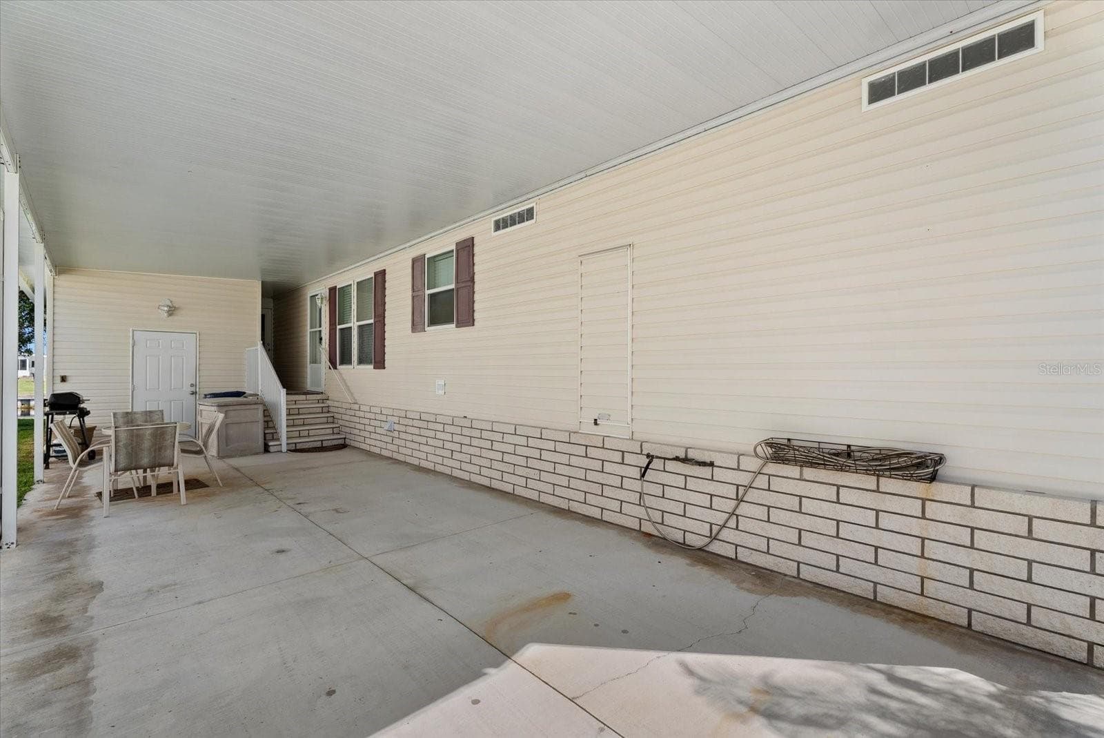 Manufactured Home at 636 BLACKBURN BLVD, NORTH PORT, photo 9 of 32