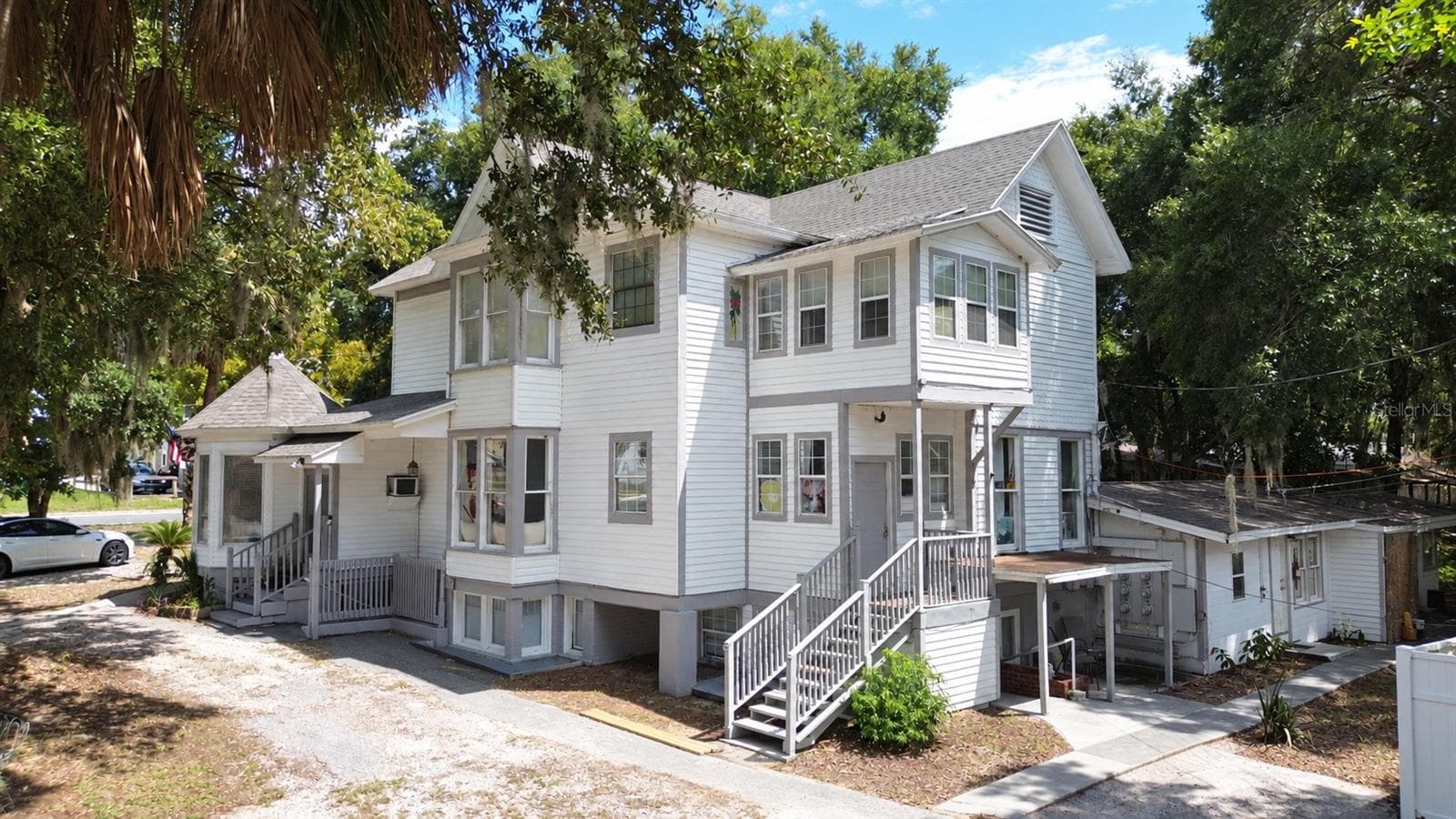 Quadruplex at 104 S GROVE ST, EUSTIS, photo 3 of 14