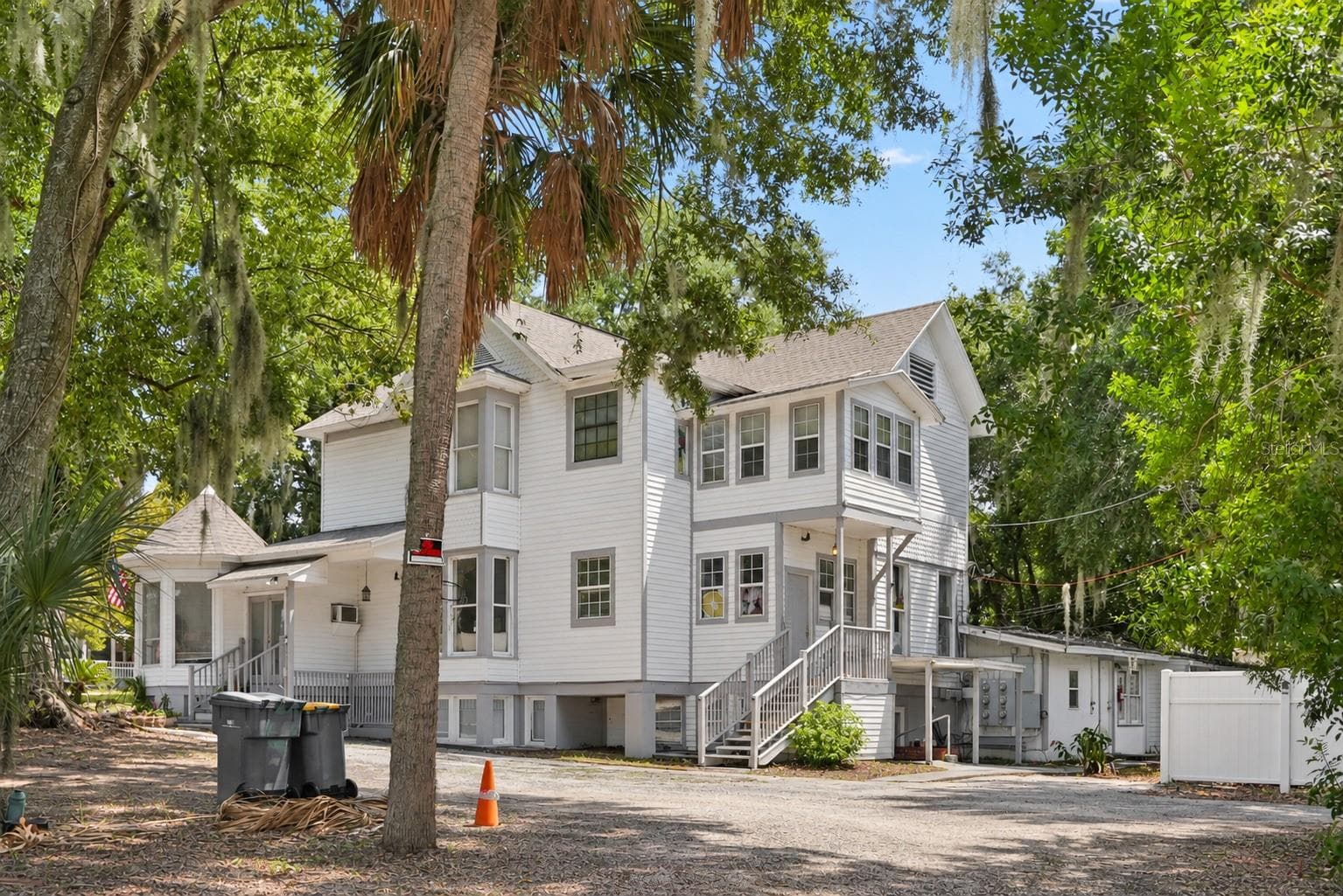 Quadruplex at 104 S GROVE ST, EUSTIS, photo 4 of 14