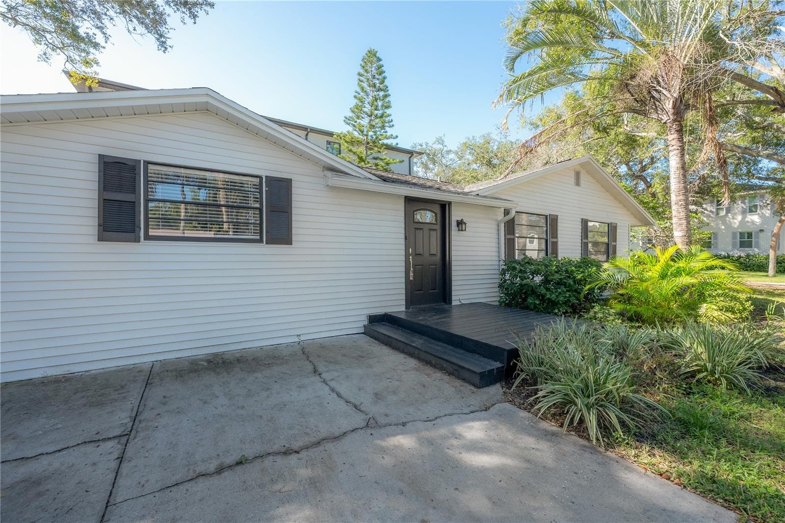 Single Family Residence at 2118 S VENUS ST, TAMPA, photo 23 of 24